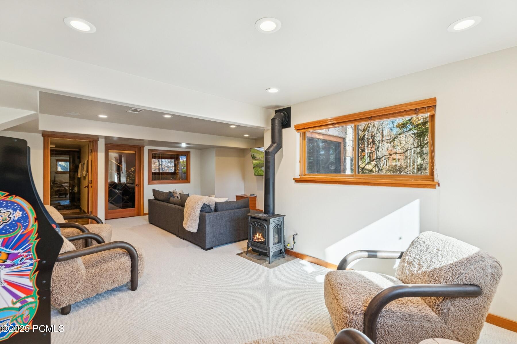 Park City, Utah 84098, United States, 4 Bedrooms Bedrooms, ,4 BathroomsBathrooms,Residential,Active,239100