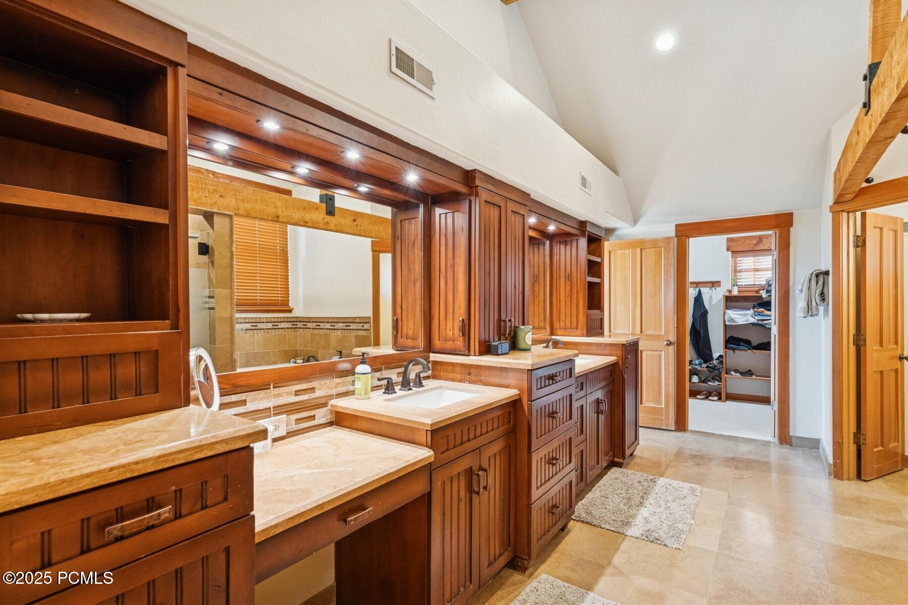 Park City, Utah 84098, United States, 4 Bedrooms Bedrooms, ,4 BathroomsBathrooms,Residential,Active,239100