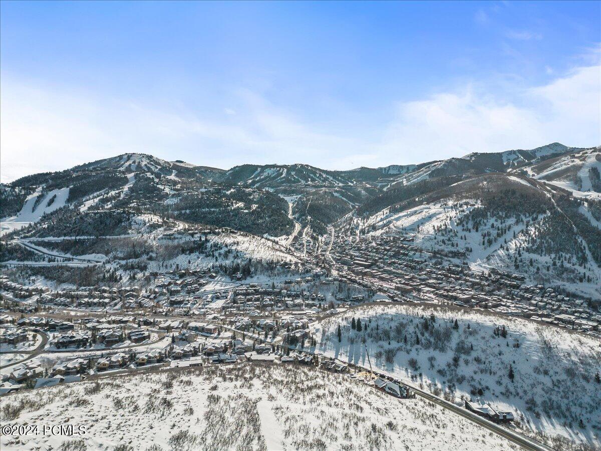 Park City, Utah 84060, United States, 5 Bedrooms Bedrooms, ,6 BathroomsBathrooms,Residential,Pending,66560