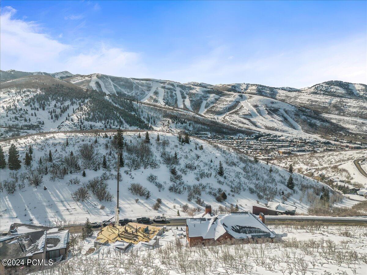 Park City, Utah 84060, United States, 5 Bedrooms Bedrooms, ,6 BathroomsBathrooms,Residential,Pending,66560