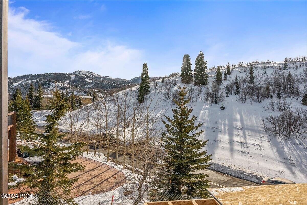 Park City, Utah 84060, United States, 5 Bedrooms Bedrooms, ,6 BathroomsBathrooms,Residential,Pending,66560