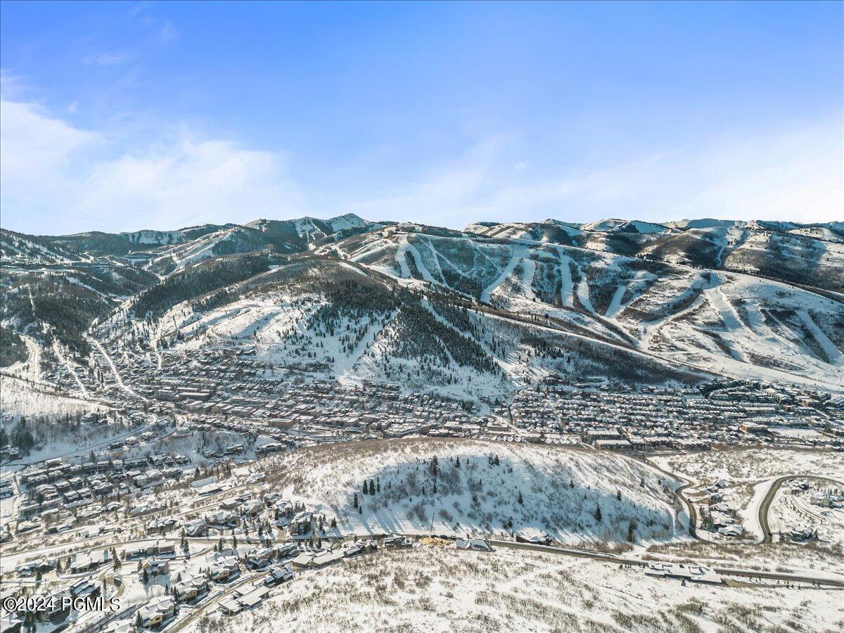 Park City, Utah 84060, United States, 5 Bedrooms Bedrooms, ,6 BathroomsBathrooms,Residential,Pending,66560