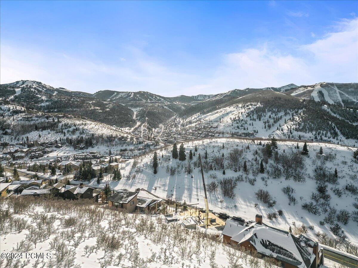 Park City, Utah 84060, United States, 5 Bedrooms Bedrooms, ,6 BathroomsBathrooms,Residential,Pending,66560
