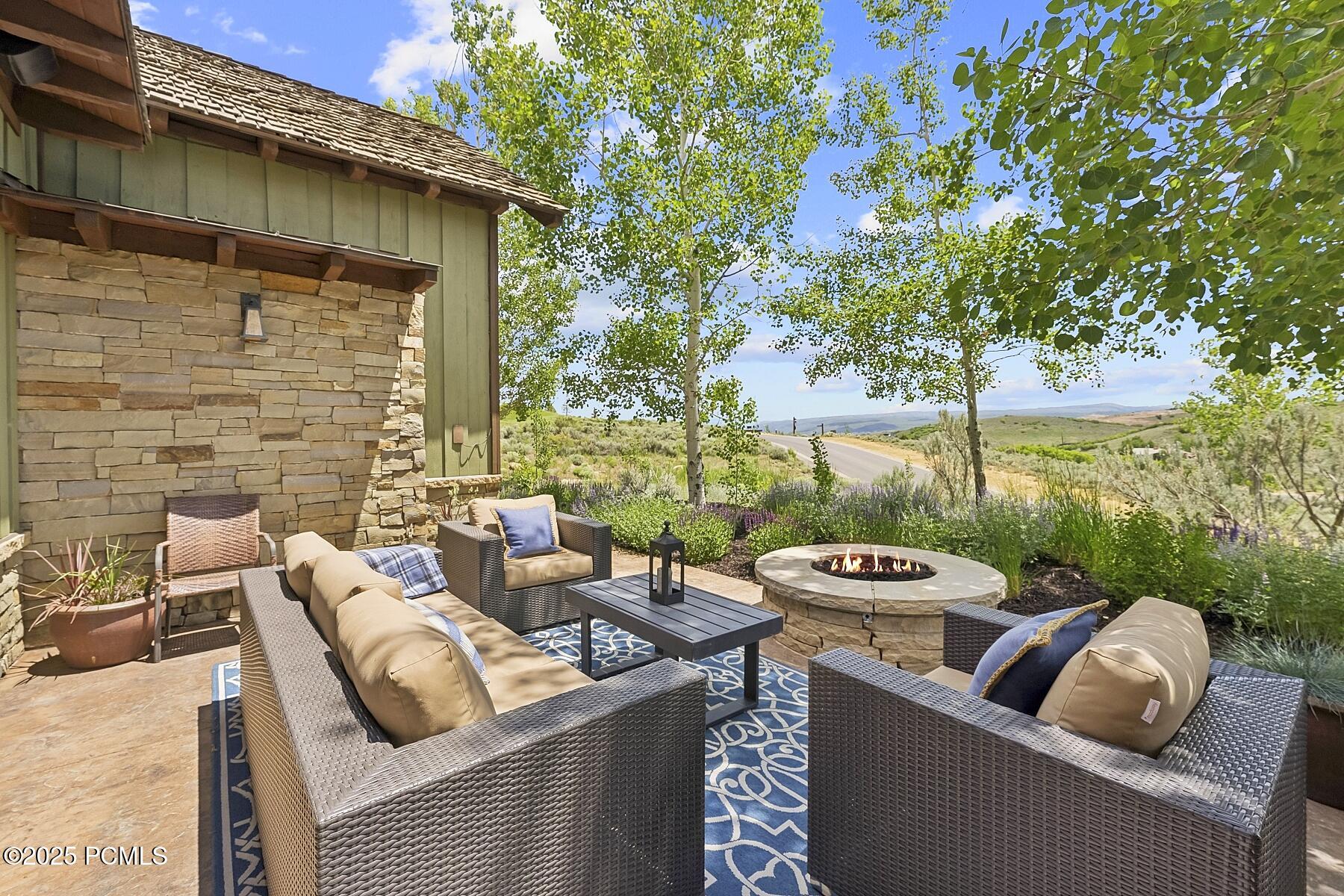 Kamas, Utah 84036, United States, 4 Bedrooms Bedrooms, ,4 BathroomsBathrooms,Residential,Pending,153143