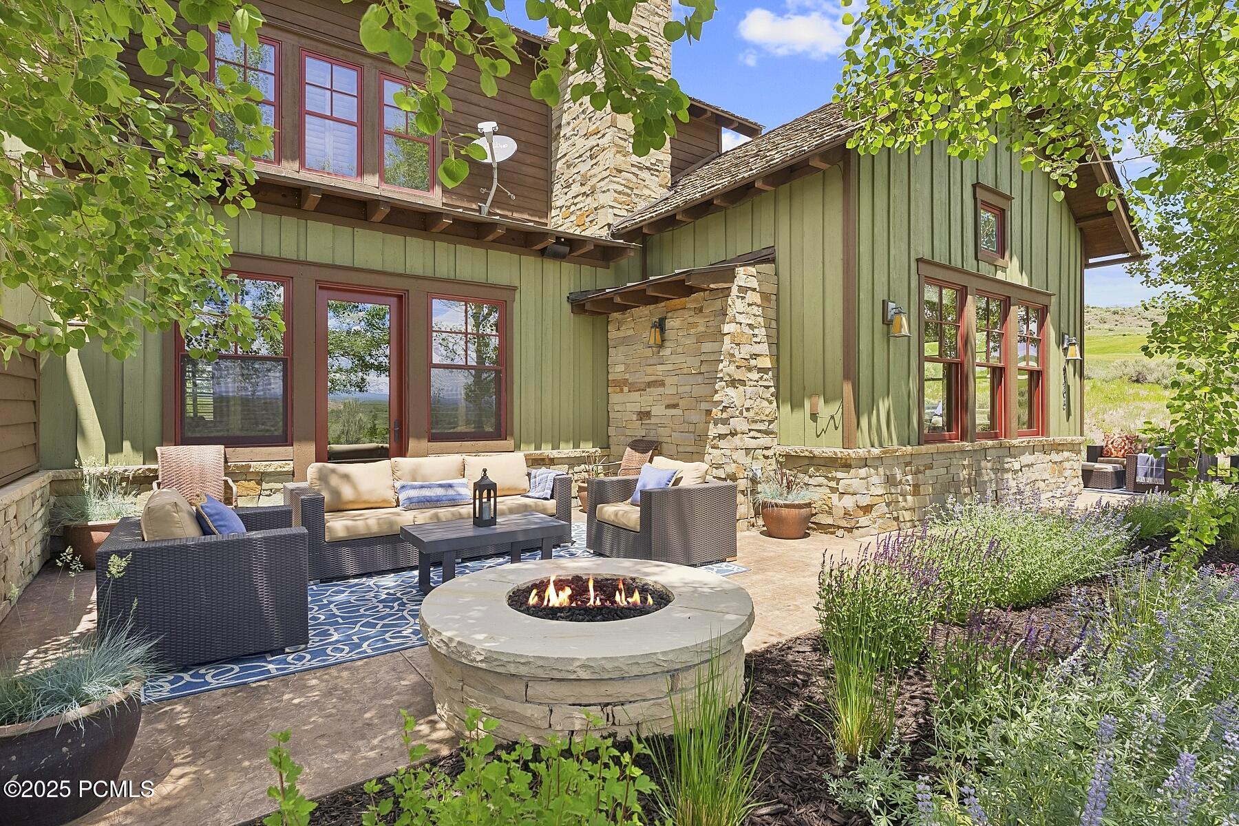 Kamas, Utah 84036, United States, 4 Bedrooms Bedrooms, ,4 BathroomsBathrooms,Residential,Pending,153143