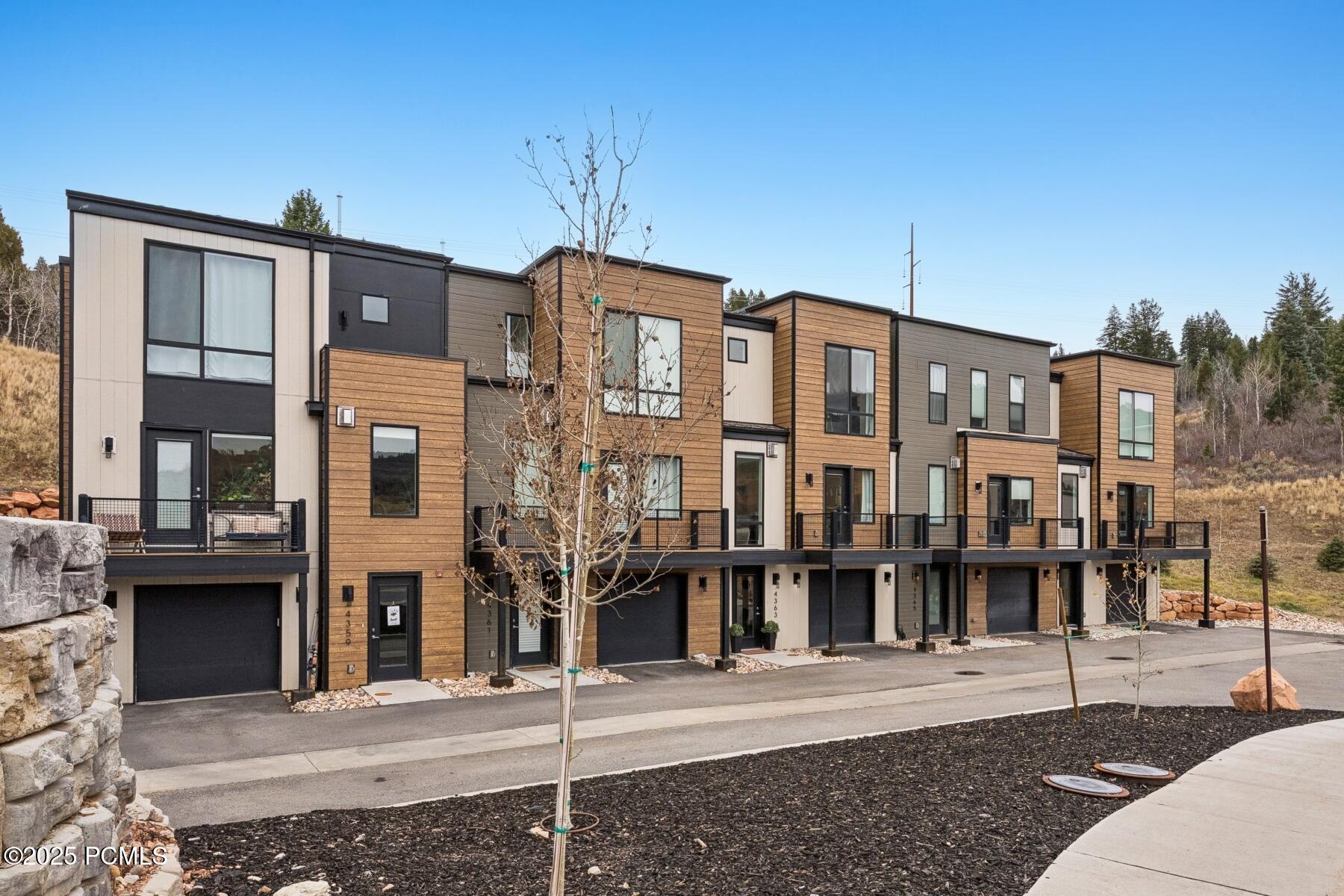 Park City, Utah 84098, United States, 3 Bedrooms Bedrooms, ,3 BathroomsBathrooms,Residential,Active,243838