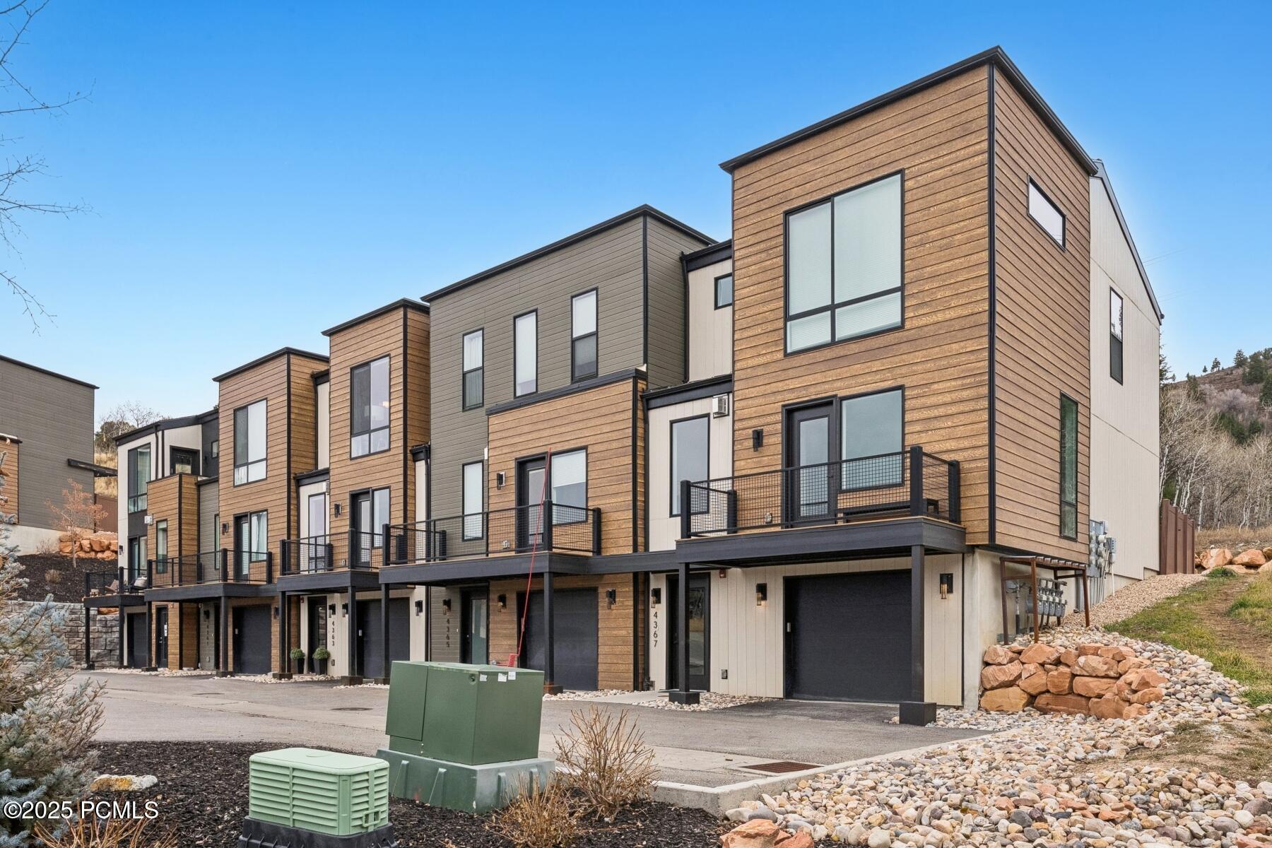 Park City, Utah 84098, United States, 3 Bedrooms Bedrooms, ,3 BathroomsBathrooms,Residential,Active,243838