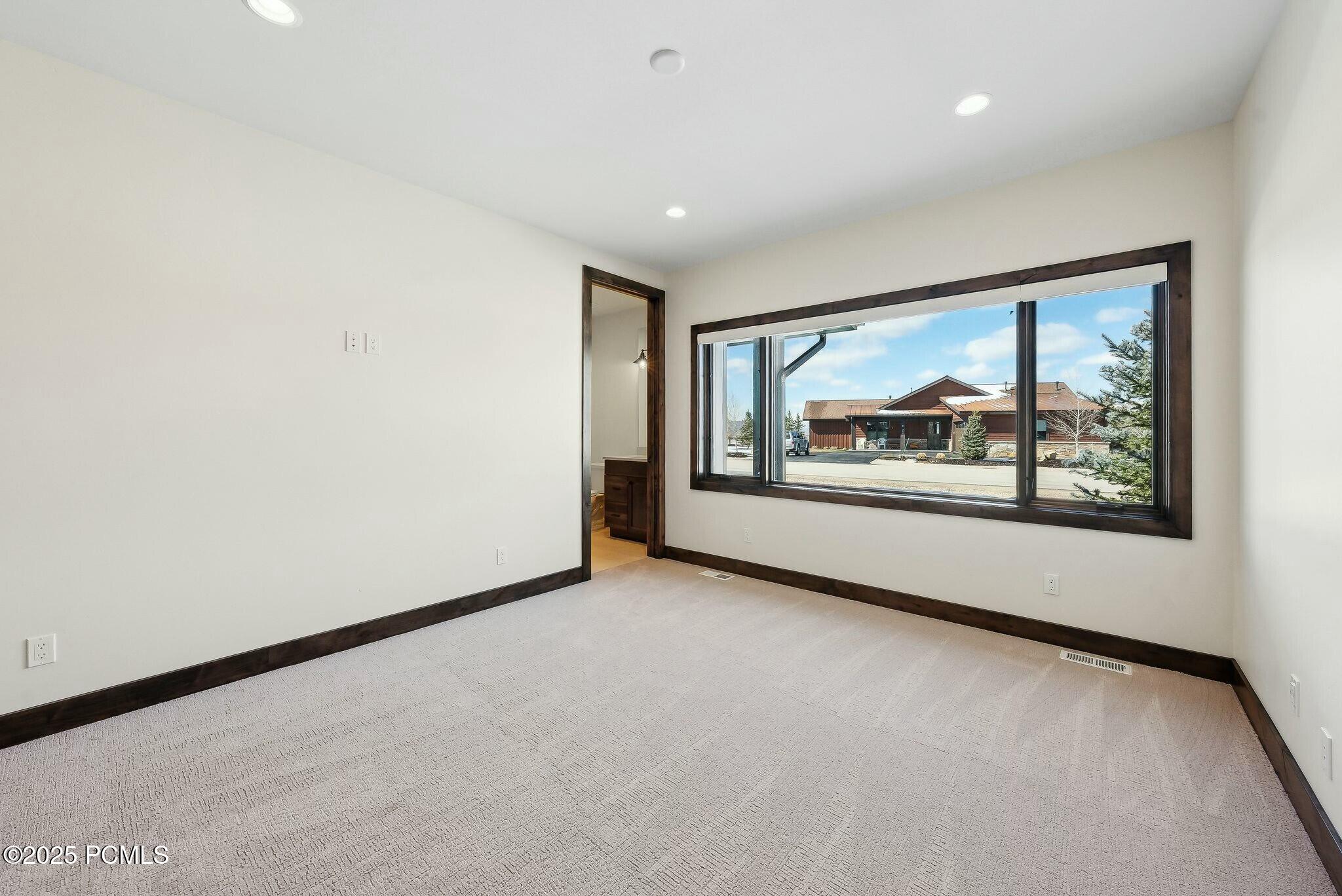 Kamas, Utah 84036, United States, 4 Bedrooms Bedrooms, ,5 BathroomsBathrooms,Residential,Active,94612