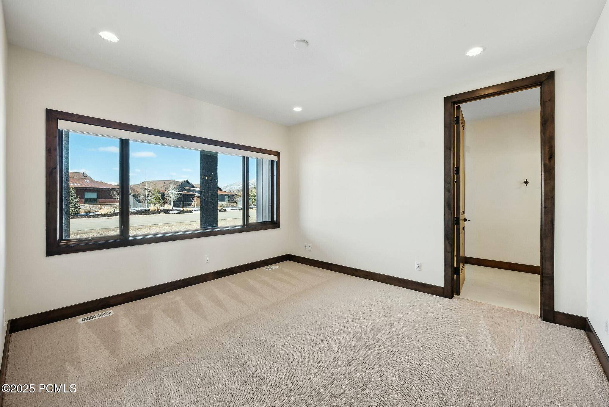 Kamas, Utah 84036, United States, 4 Bedrooms Bedrooms, ,5 BathroomsBathrooms,Residential,Active,94612