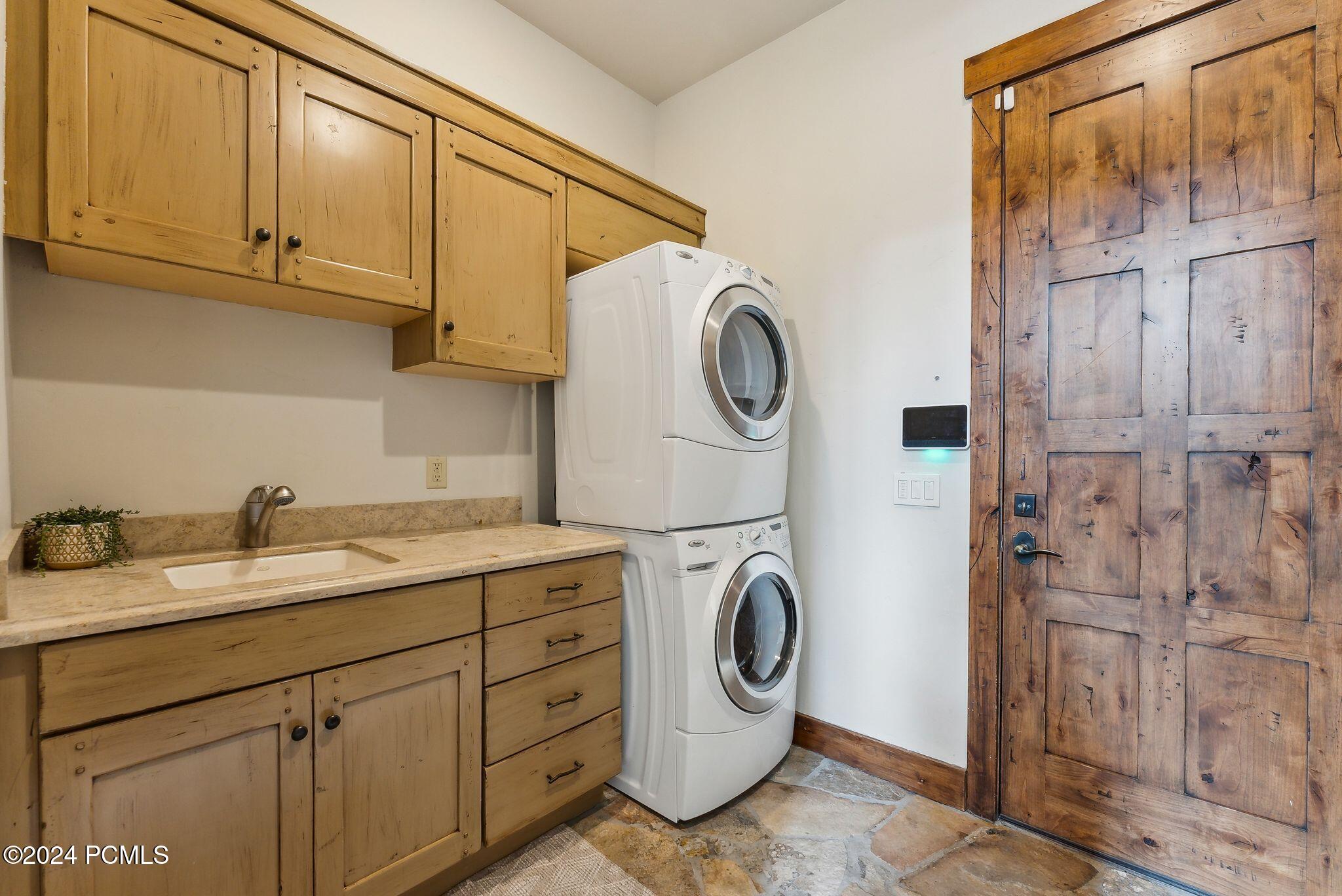 Park City, Utah 84060, United States, 5 Bedrooms Bedrooms, ,7 BathroomsBathrooms,Residential,Active,212501