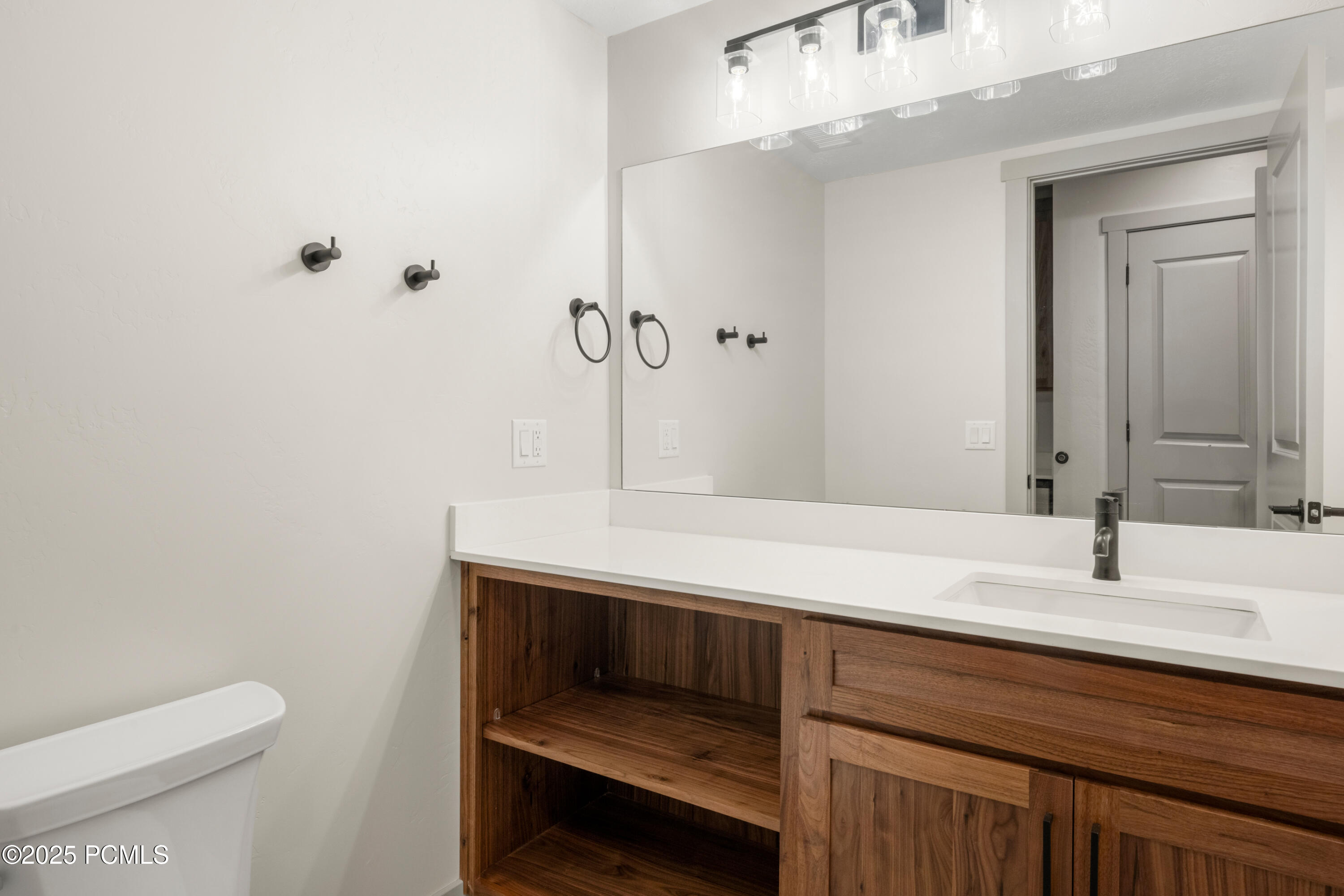 35 E 150 South Street #D101, Garden City, Utah image 10