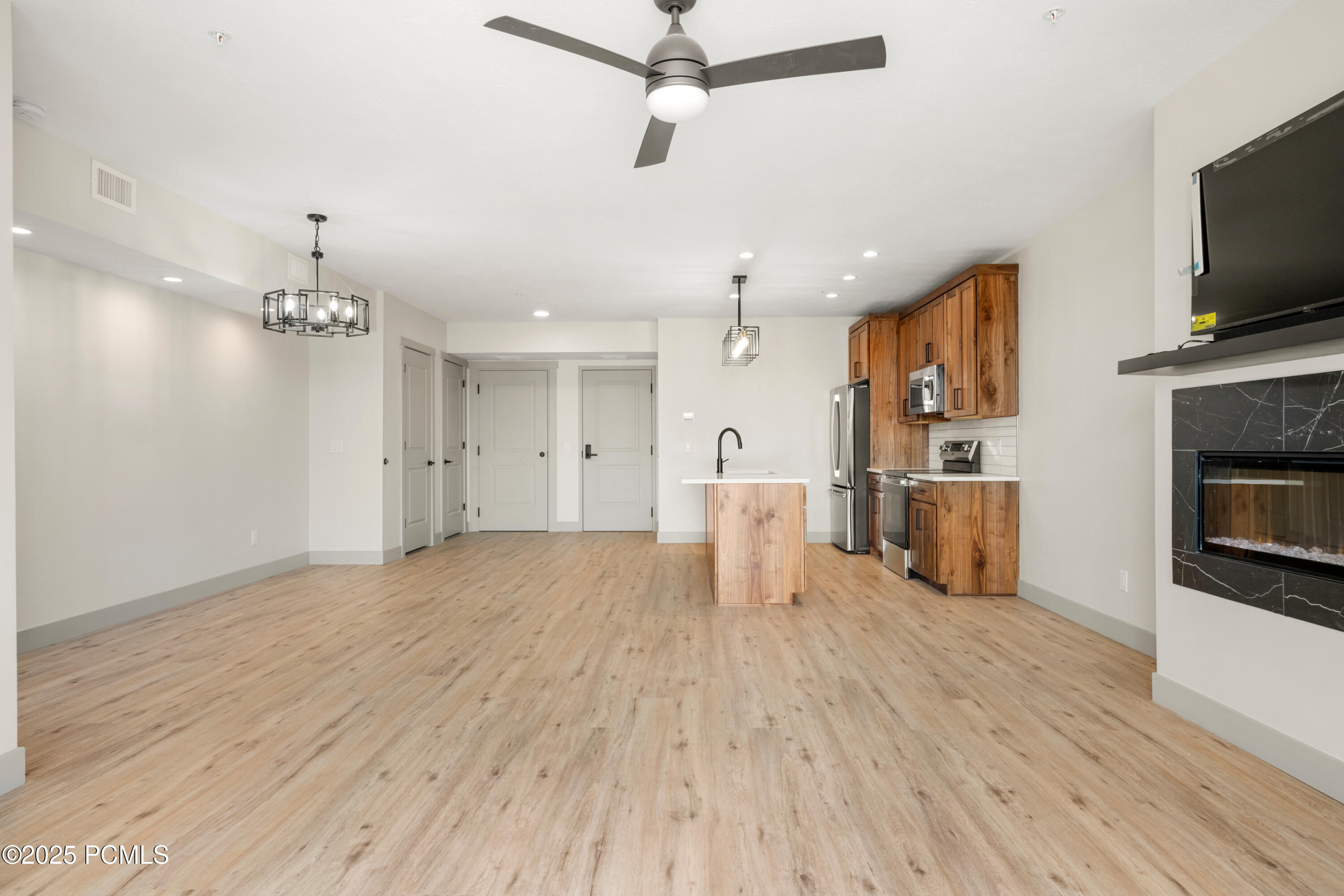 35 E 150 South Street #D101, Garden City, Utah image 6