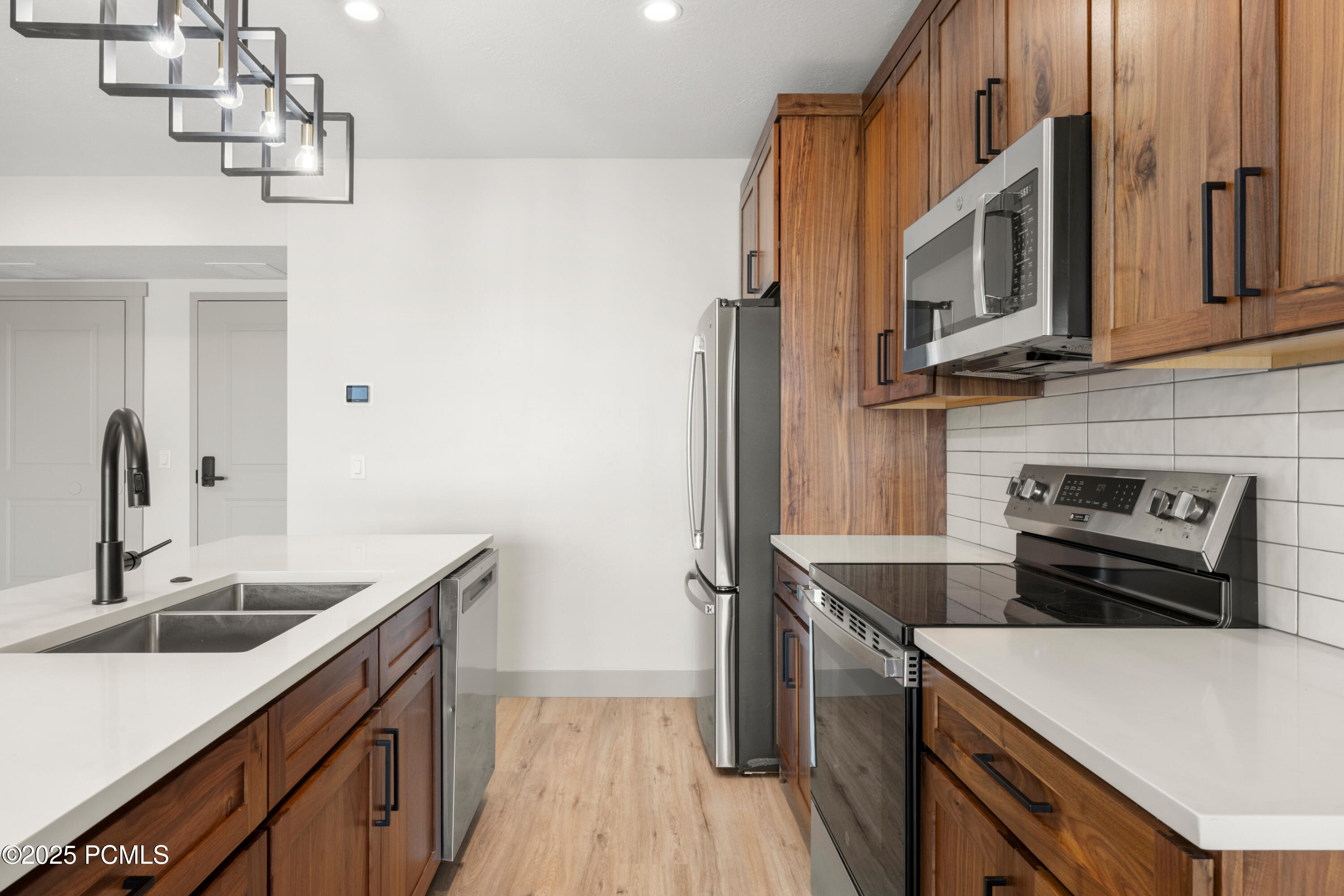 35 E 150 South Street #D101, Garden City, Utah image 4