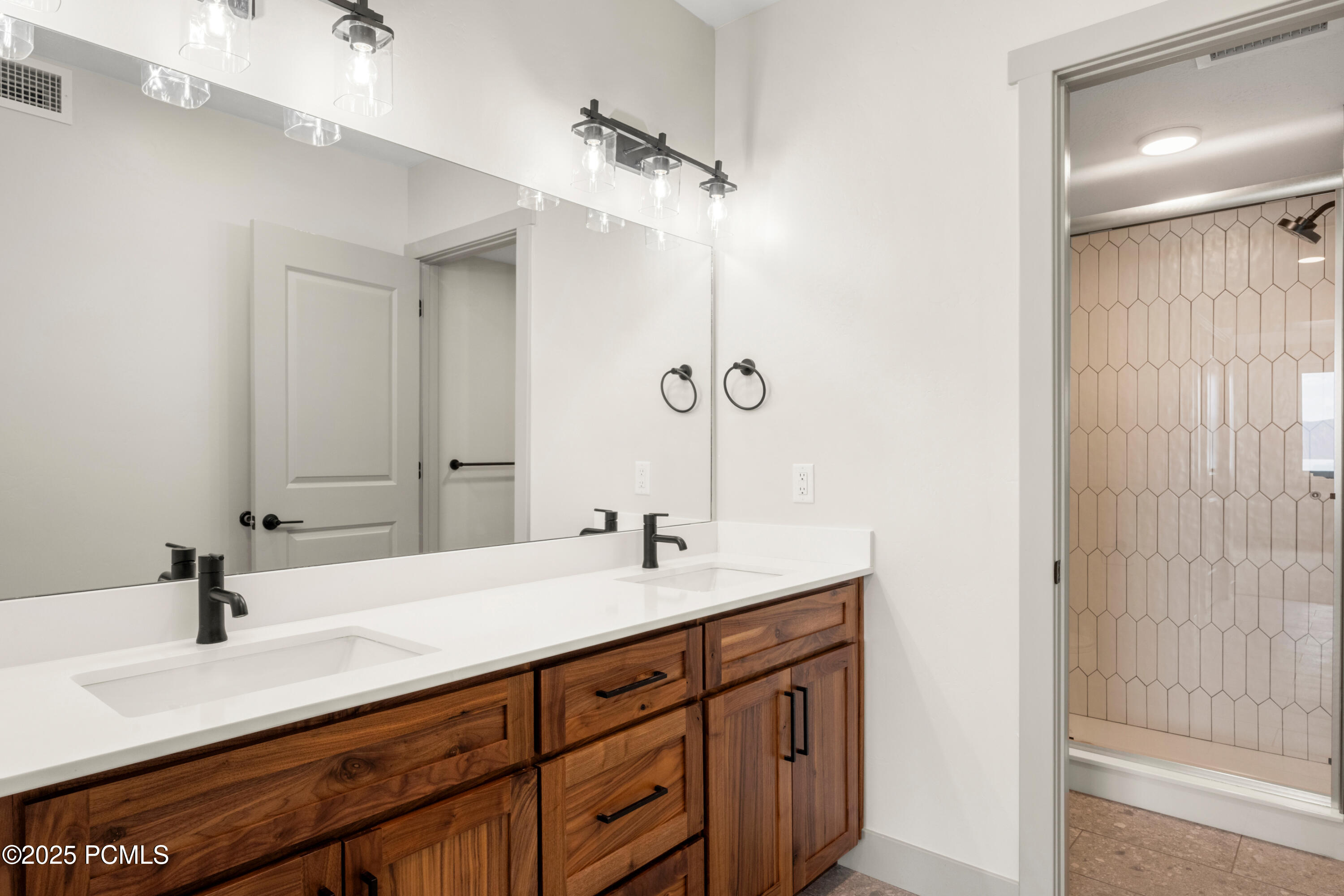 35 E 150 South Street #D101, Garden City, Utah image 7