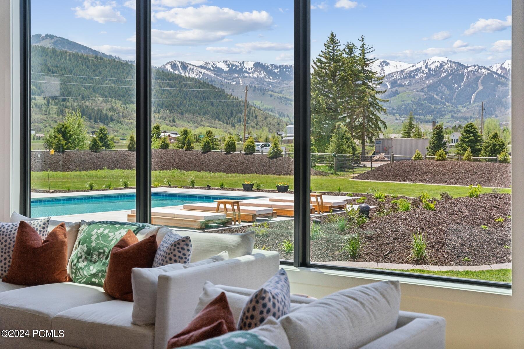 Park City, Utah 84098, United States, 6 Bedrooms Bedrooms, ,7 BathroomsBathrooms,Residential,Pending,55354