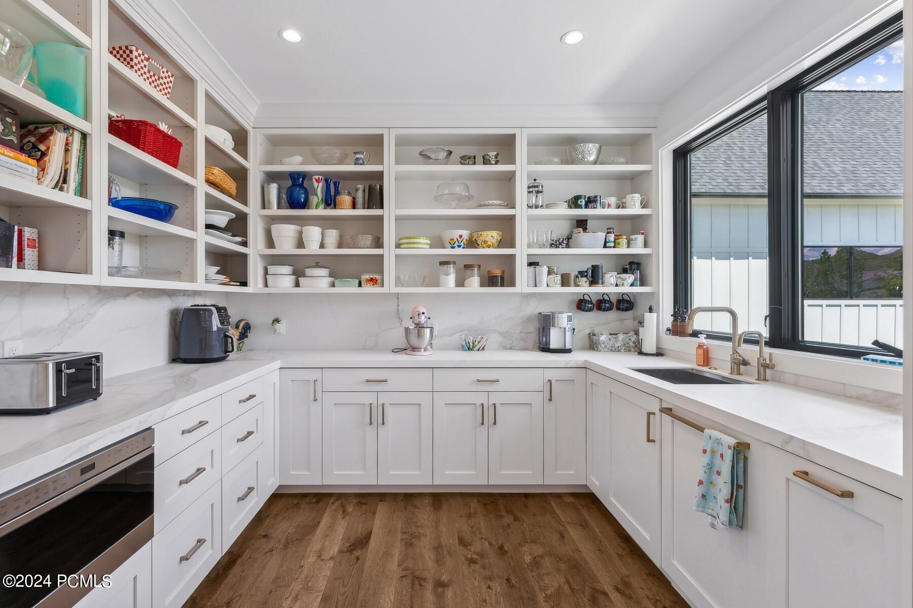 Park City, Utah 84098, United States, 6 Bedrooms Bedrooms, ,7 BathroomsBathrooms,Residential,Pending,55354