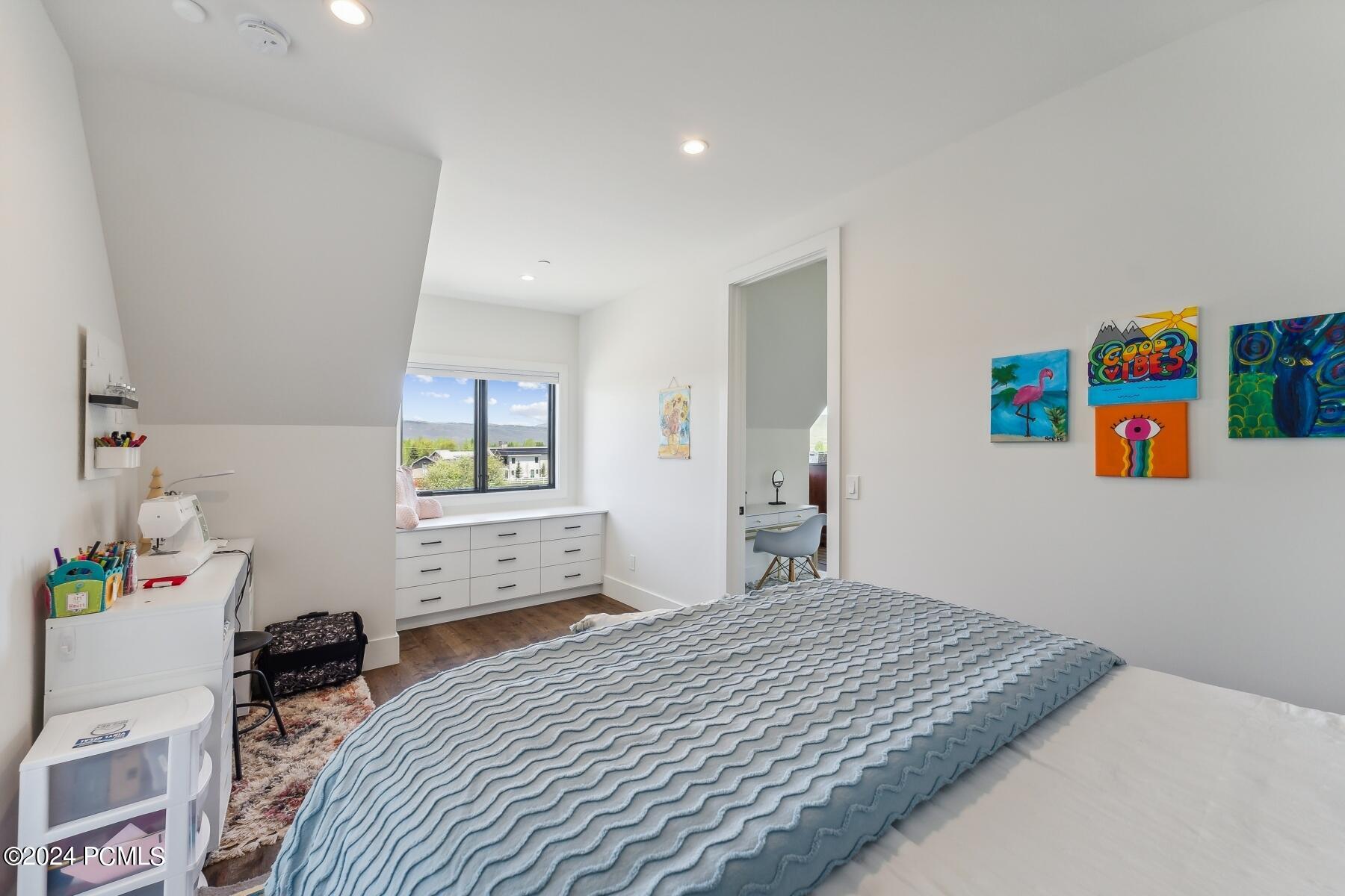 Park City, Utah 84098, United States, 6 Bedrooms Bedrooms, ,7 BathroomsBathrooms,Residential,Pending,55354