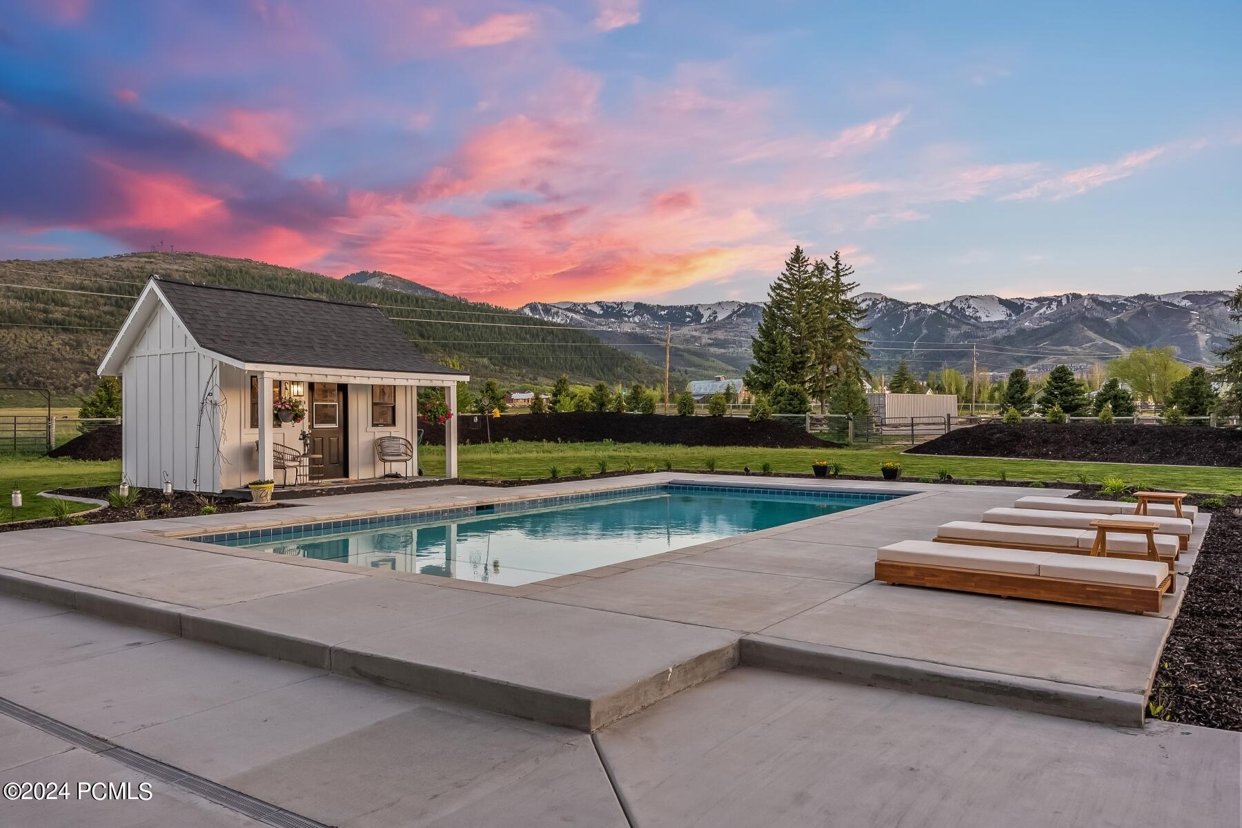 Park City, Utah 84098, United States, 6 Bedrooms Bedrooms, ,7 BathroomsBathrooms,Residential,Pending,55354