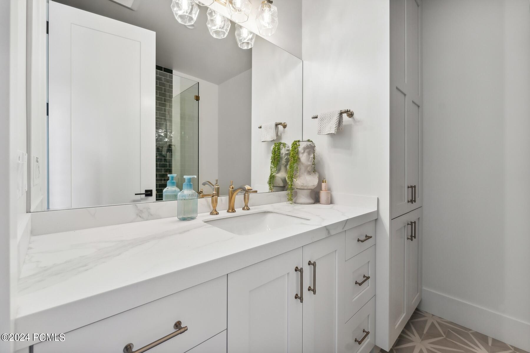 Park City, Utah 84098, United States, 6 Bedrooms Bedrooms, ,7 BathroomsBathrooms,Residential,Pending,55354