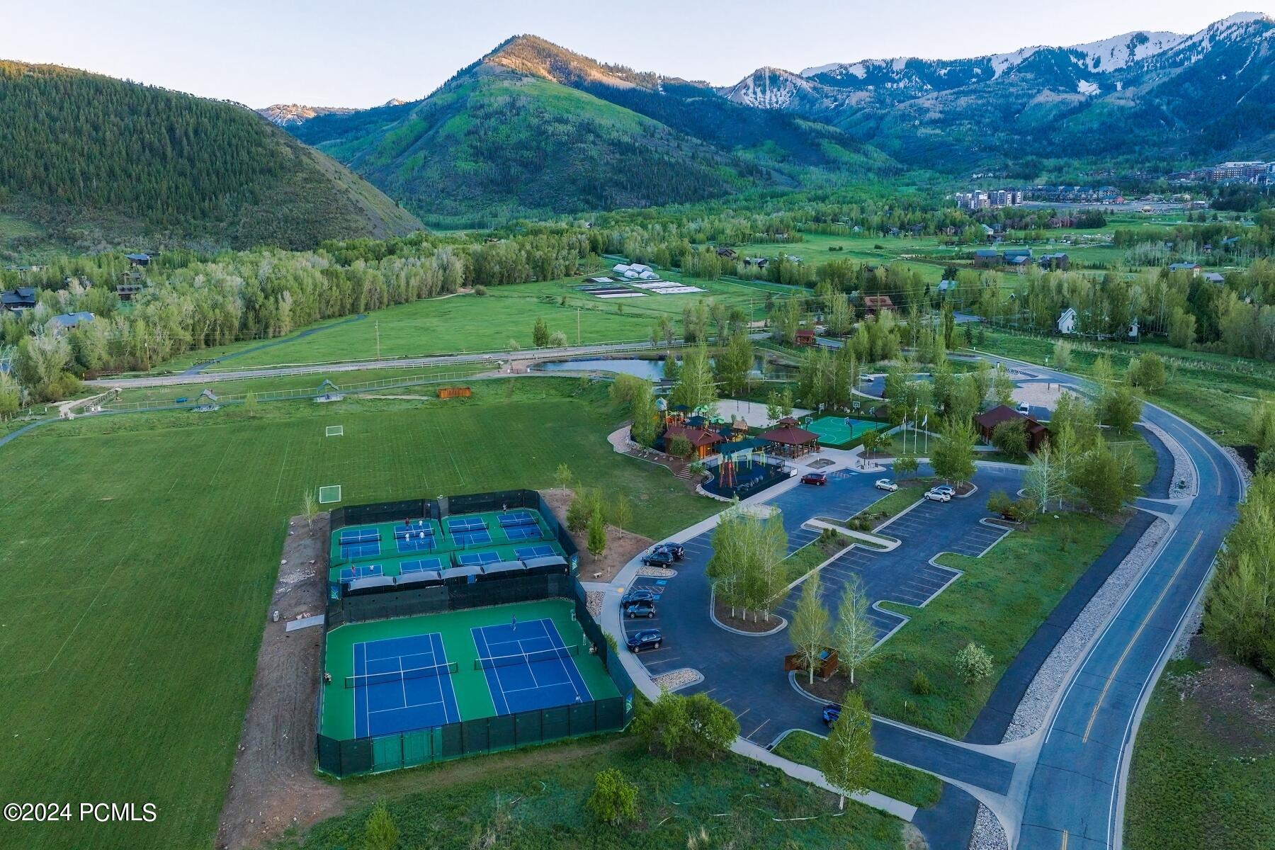 Park City, Utah 84098, United States, 6 Bedrooms Bedrooms, ,7 BathroomsBathrooms,Residential,Pending,55354