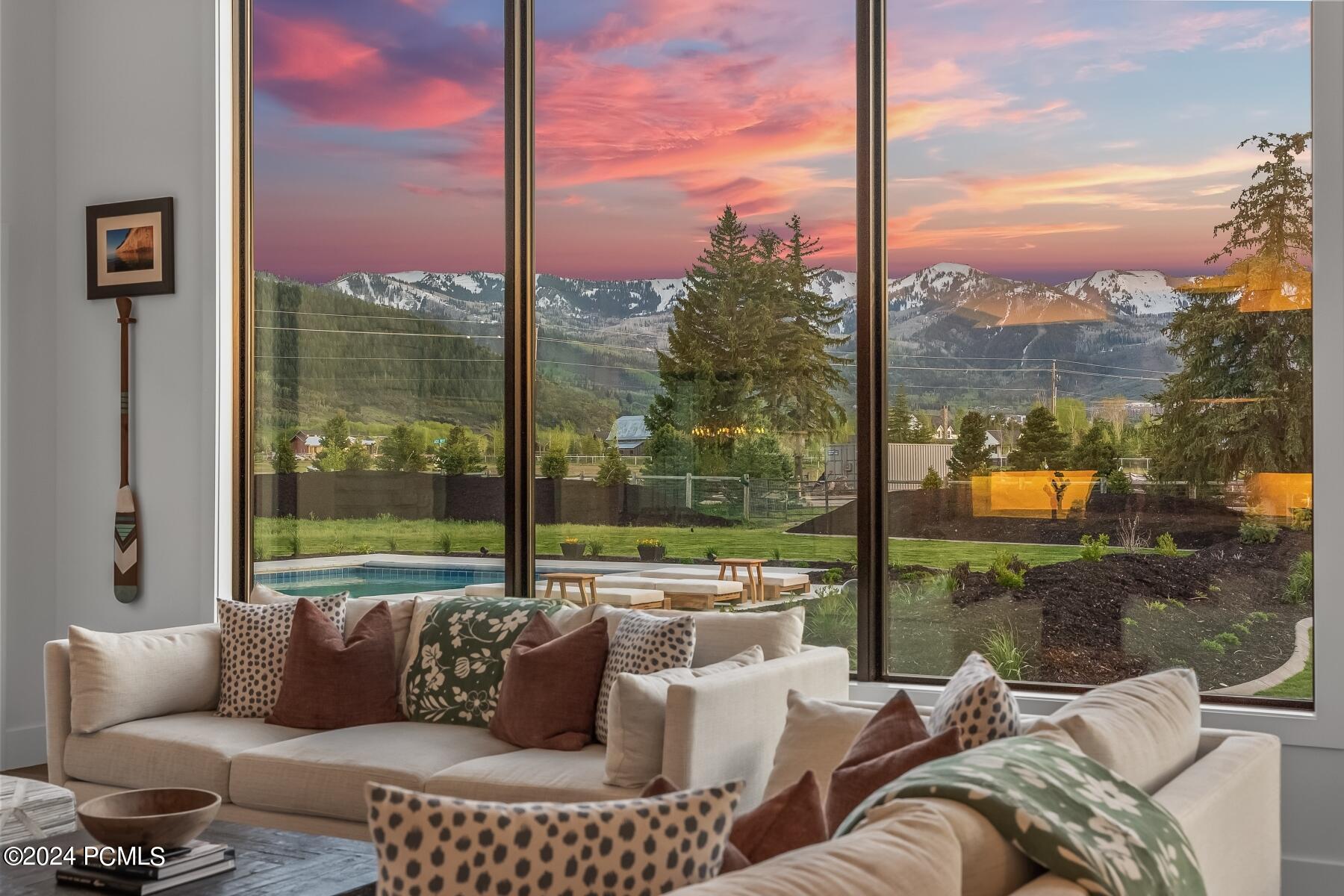 Park City, Utah 84098, United States, 6 Bedrooms Bedrooms, ,7 BathroomsBathrooms,Residential,Pending,55354