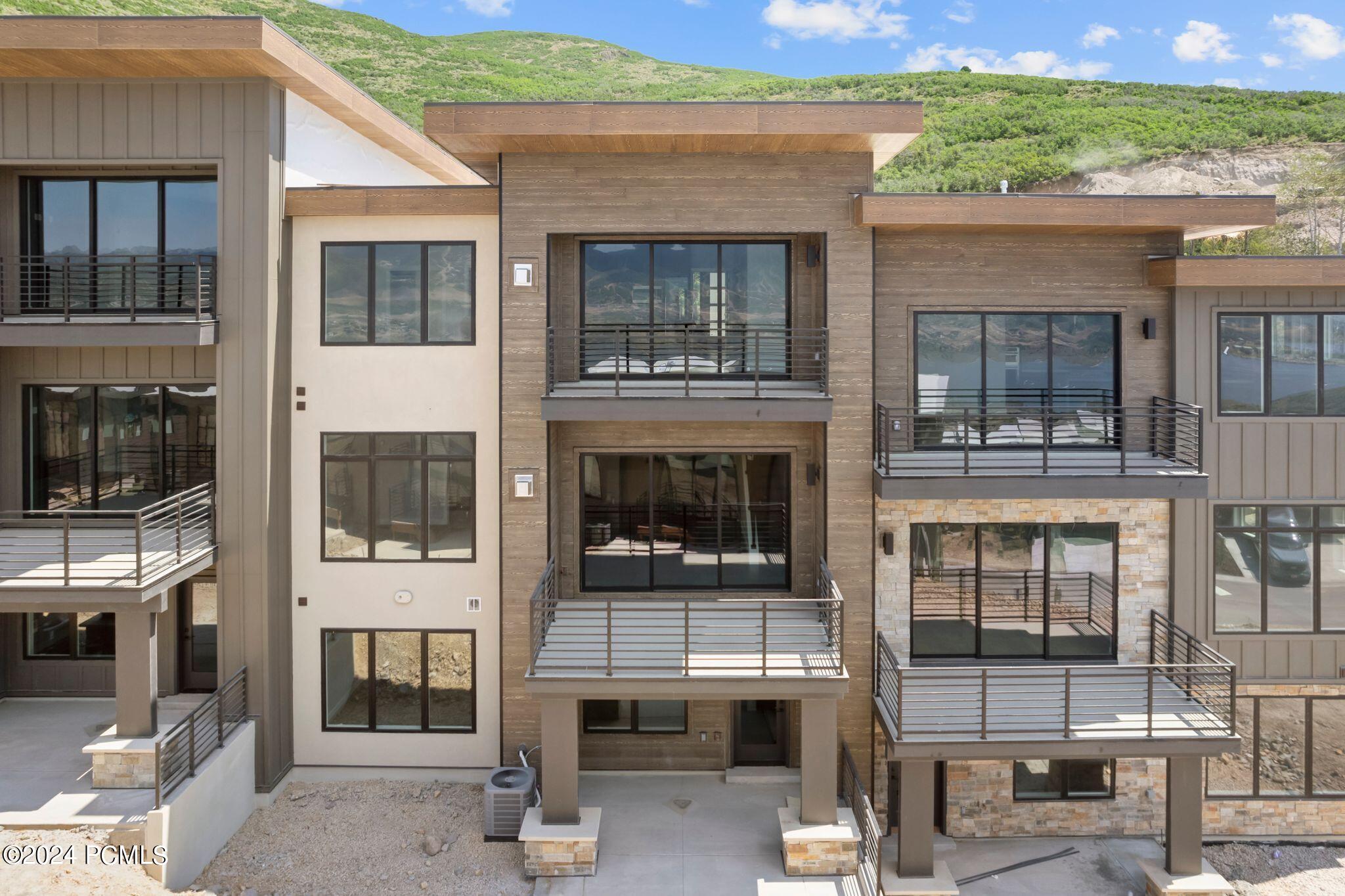 Hideout, Utah 84036, United States, 4 Bedrooms Bedrooms, ,3 BathroomsBathrooms,Residential,Pending,49027