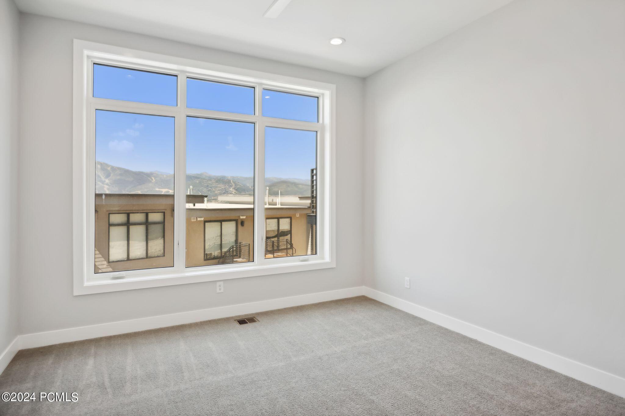 Hideout, Utah 84036, United States, 4 Bedrooms Bedrooms, ,3 BathroomsBathrooms,Residential,Pending,49027