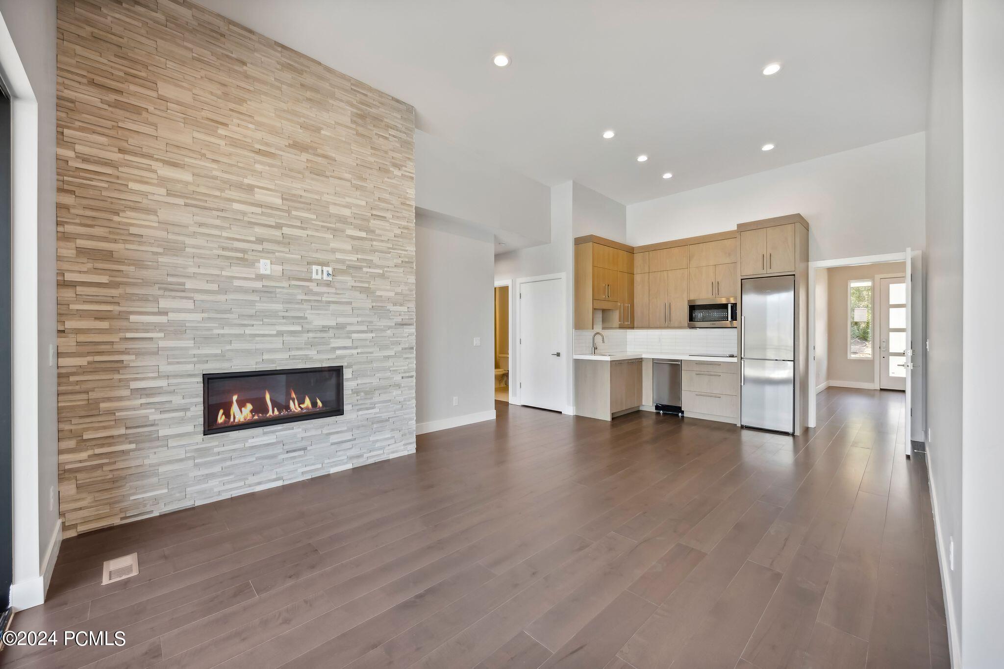 Hideout, Utah 84036, United States, 4 Bedrooms Bedrooms, ,3 BathroomsBathrooms,Residential,Pending,49027