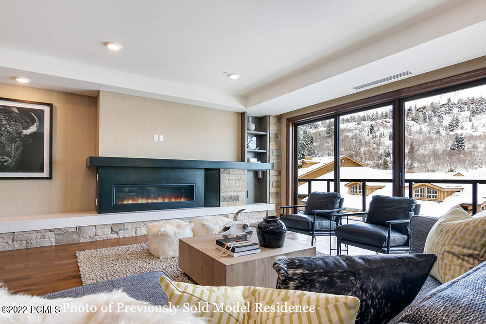 Park City, Utah 84060, United States, 2 Bedrooms Bedrooms, ,3 BathroomsBathrooms,Residential,Pending,74067