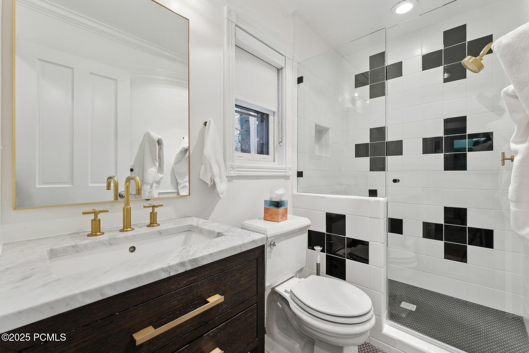 Park City, Utah 84060, United States, 4 Bedrooms Bedrooms, ,4 BathroomsBathrooms,Residential,Pending,11457