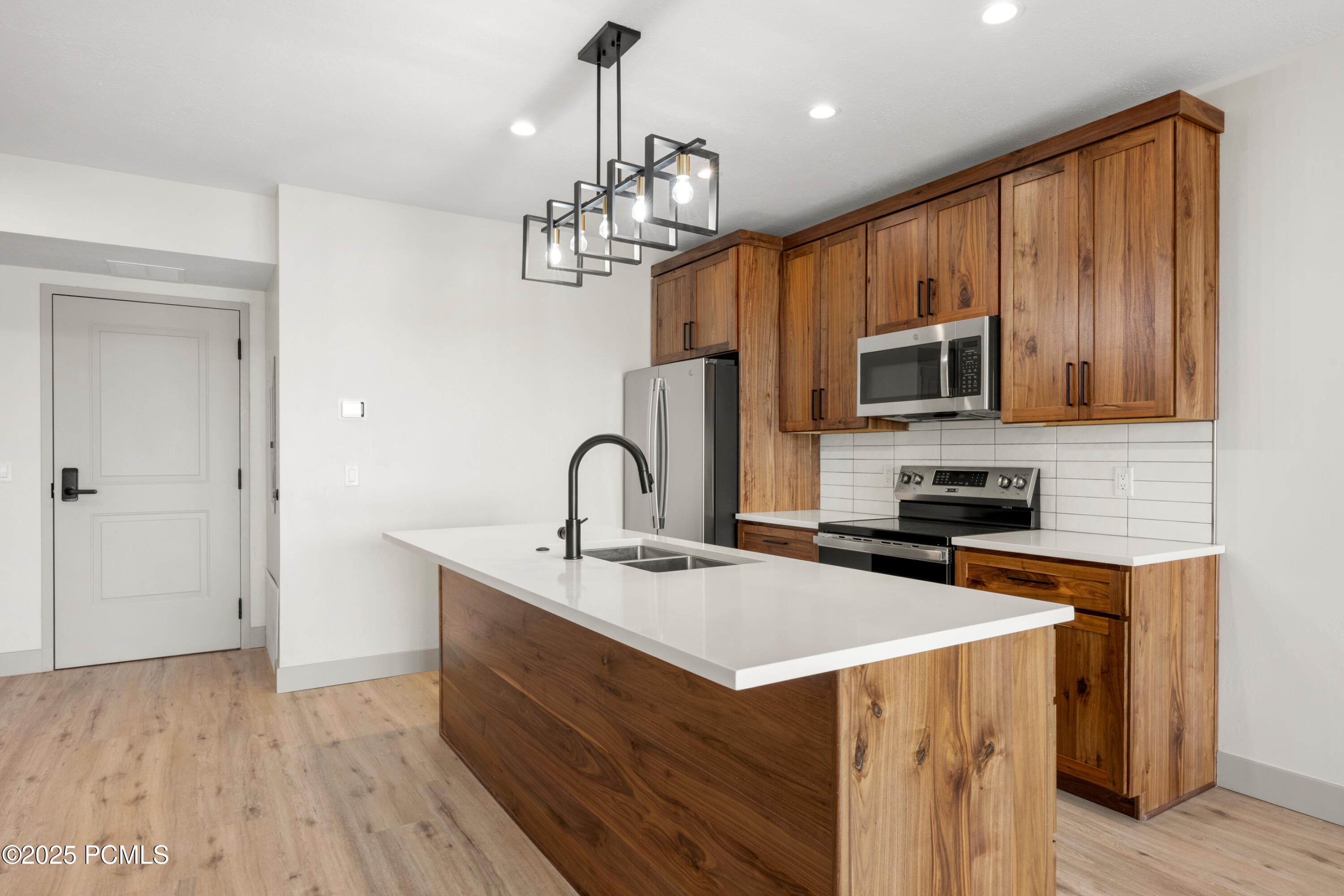 35 E 150 S #D302, Garden City, Utah image 6