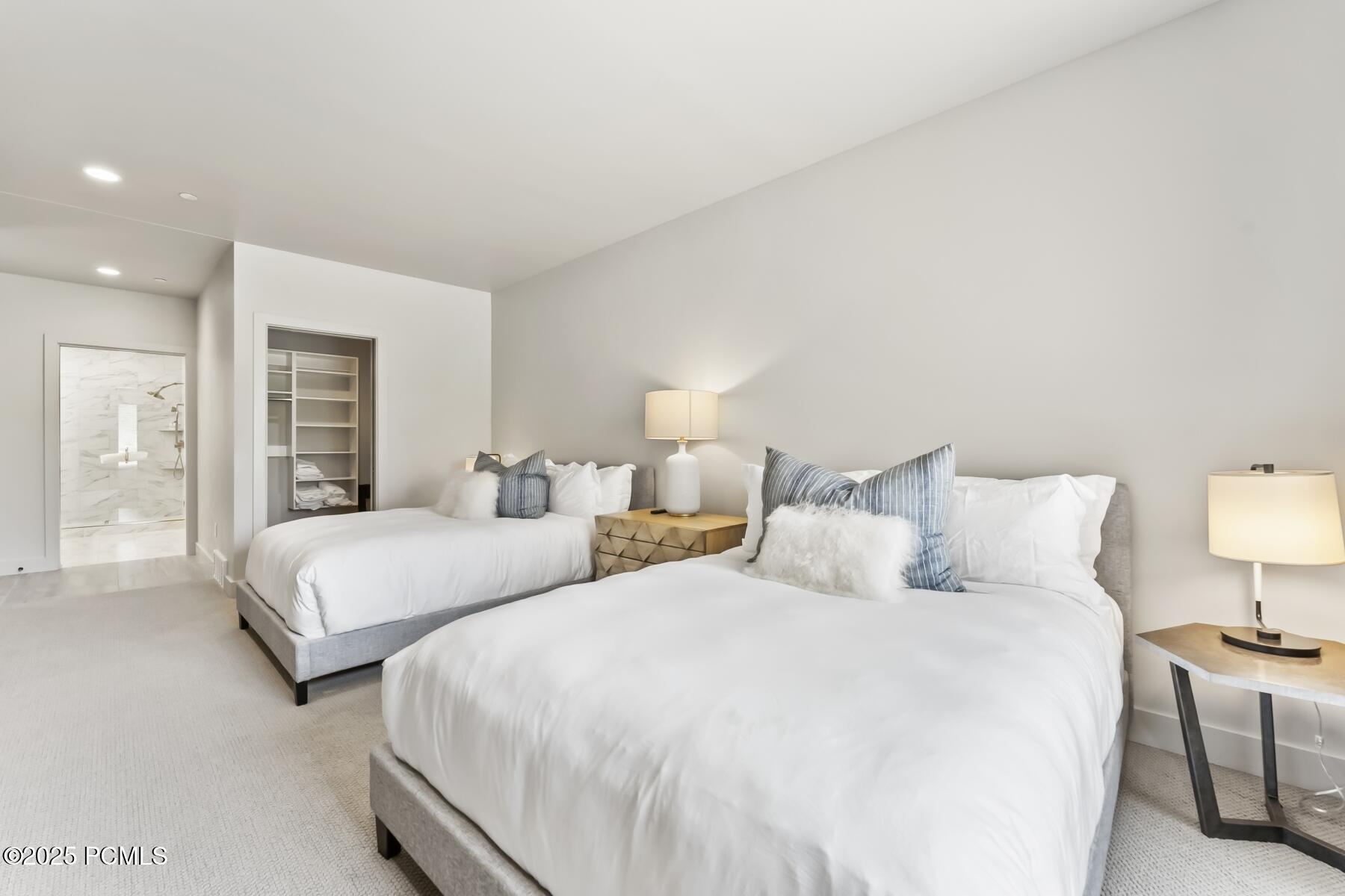 Park City, Utah 84098, United States, 2 Bedrooms Bedrooms, ,3 BathroomsBathrooms,Residential,Pending,58283