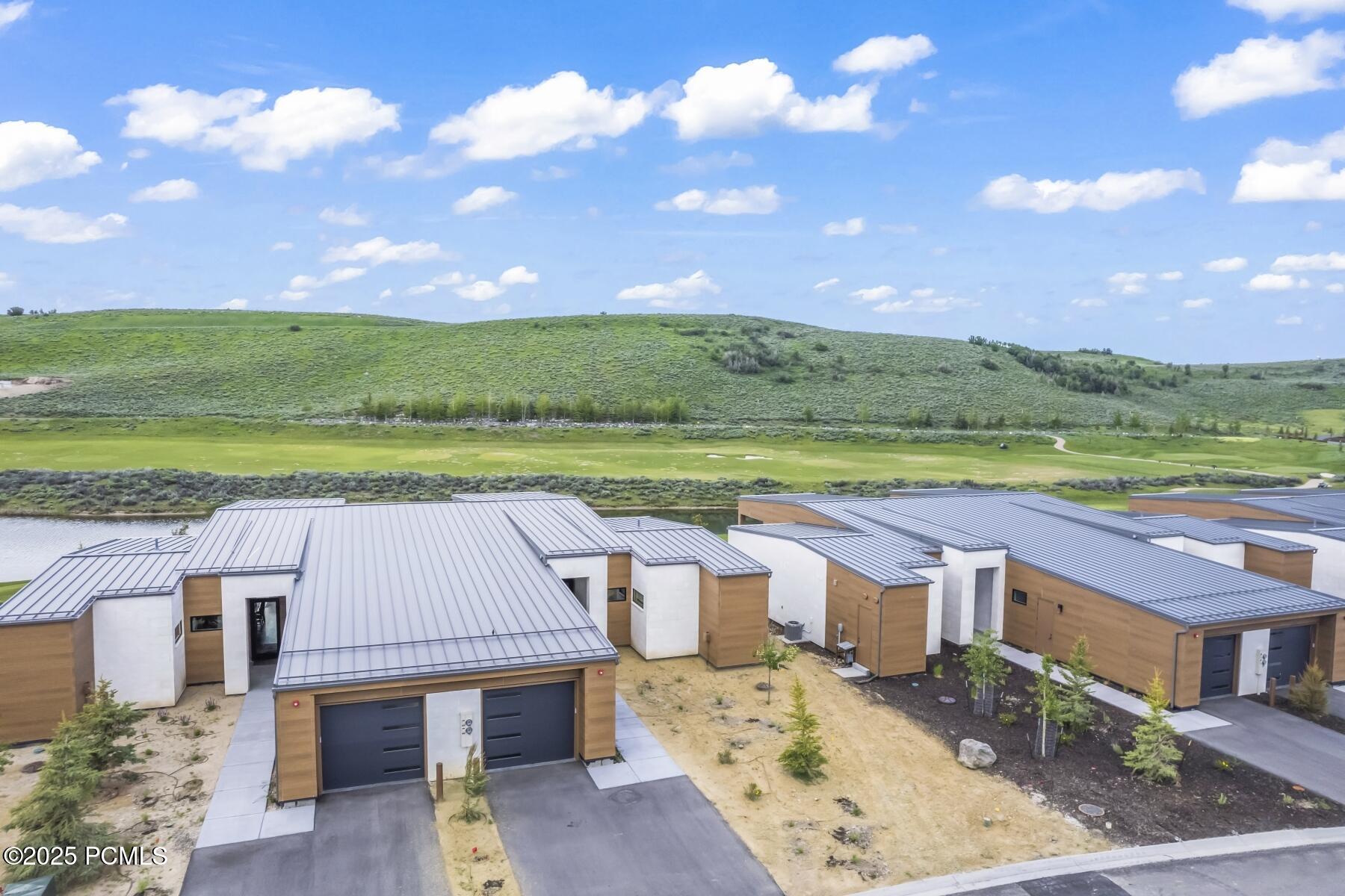 Park City, Utah 84098, United States, 2 Bedrooms Bedrooms, ,3 BathroomsBathrooms,Residential,Pending,58283