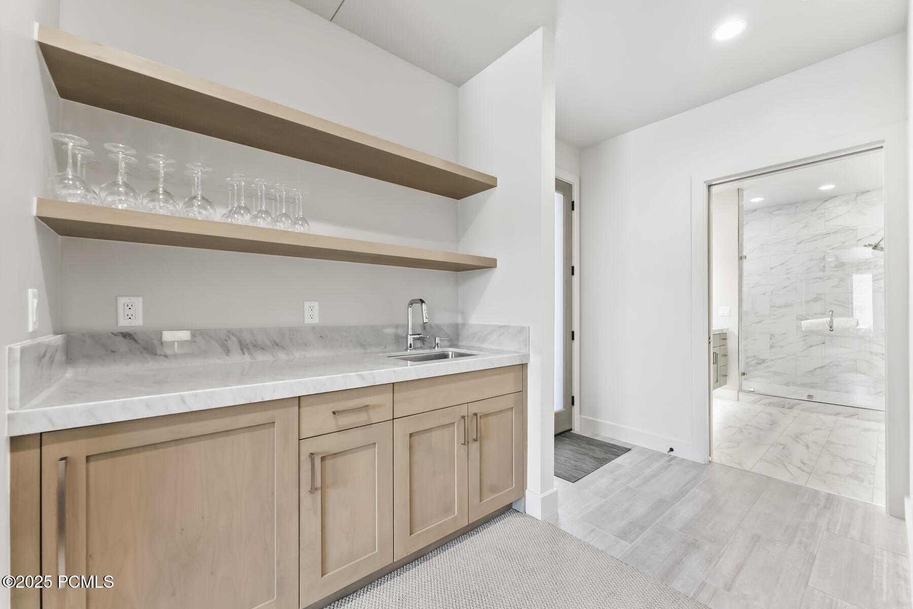 Park City, Utah 84098, United States, 2 Bedrooms Bedrooms, ,3 BathroomsBathrooms,Residential,Pending,58283