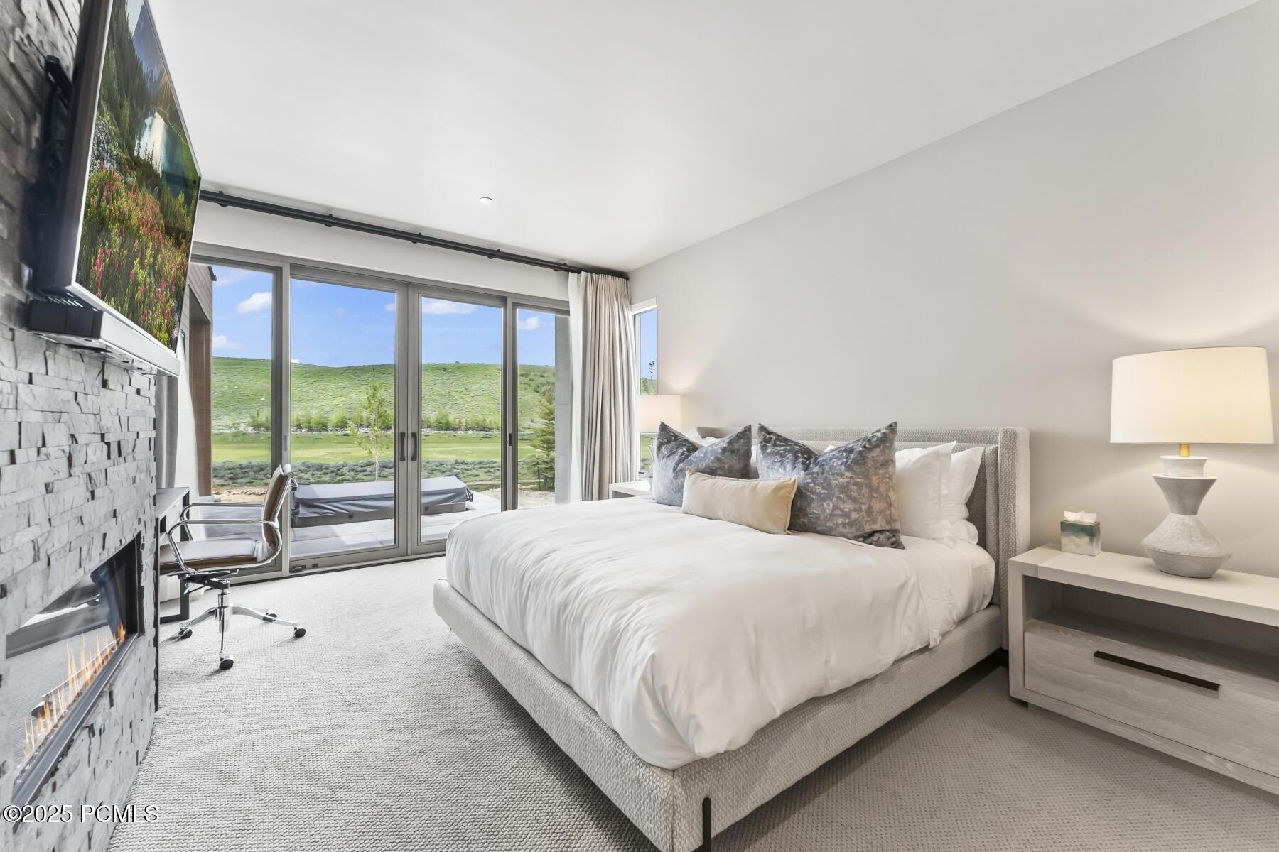 Park City, Utah 84098, United States, 2 Bedrooms Bedrooms, ,3 BathroomsBathrooms,Residential,Pending,58283