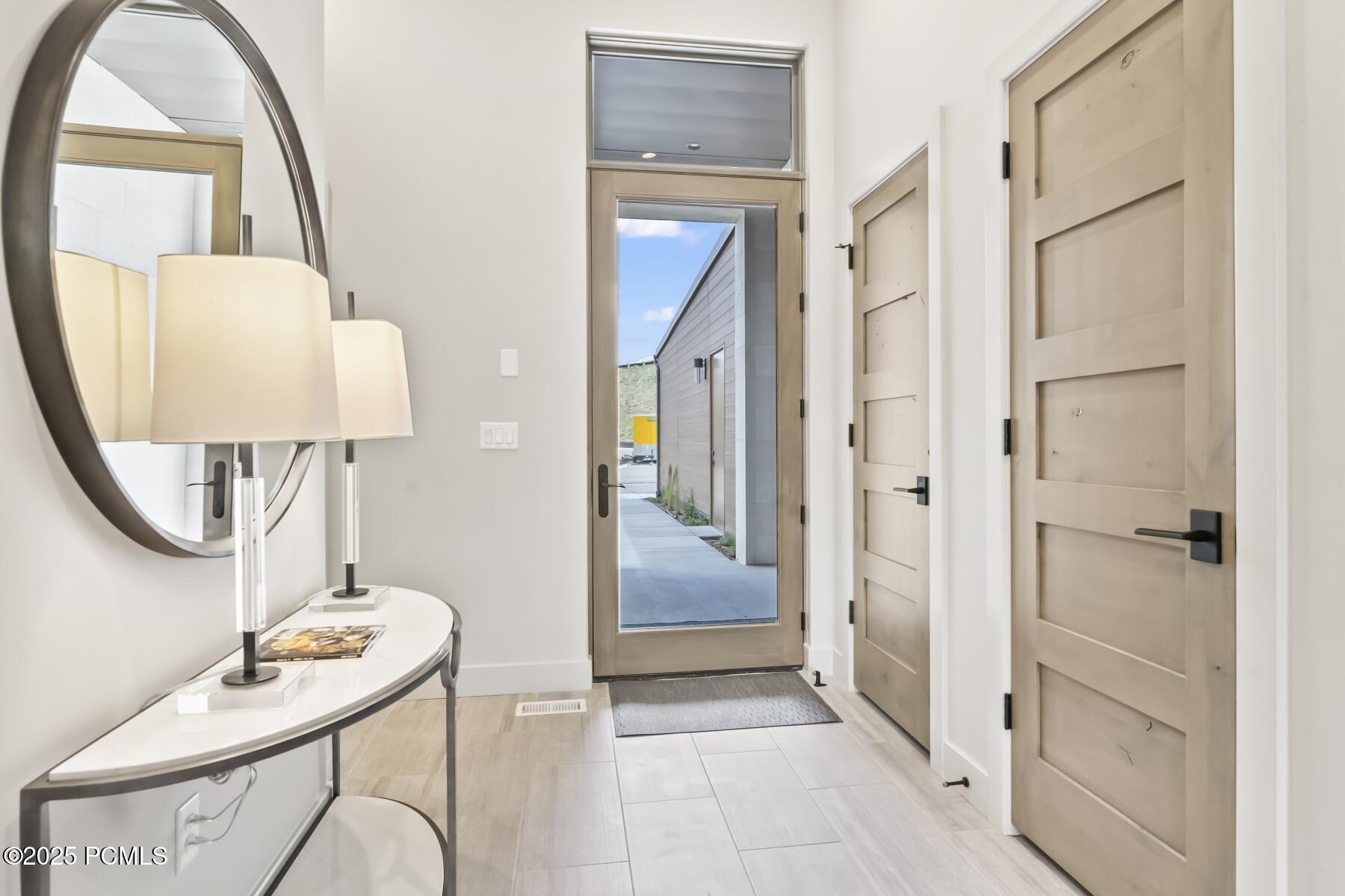 Park City, Utah 84098, United States, 2 Bedrooms Bedrooms, ,3 BathroomsBathrooms,Residential,Pending,58283