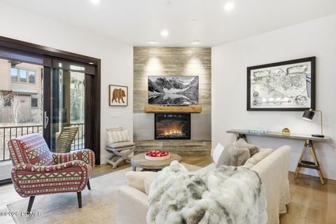 Townhouse For Sale - 4264 Willow Draw Drive #UNIT 904<br/> Summit County, Park City, UT 84098