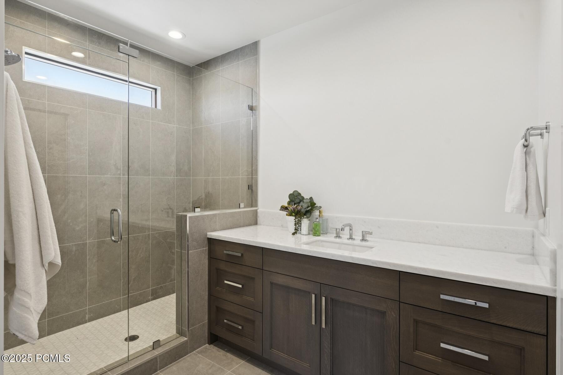 Park City, Utah 84098, United States, 3 Bedrooms Bedrooms, ,4 BathroomsBathrooms,Residential,Active,28104