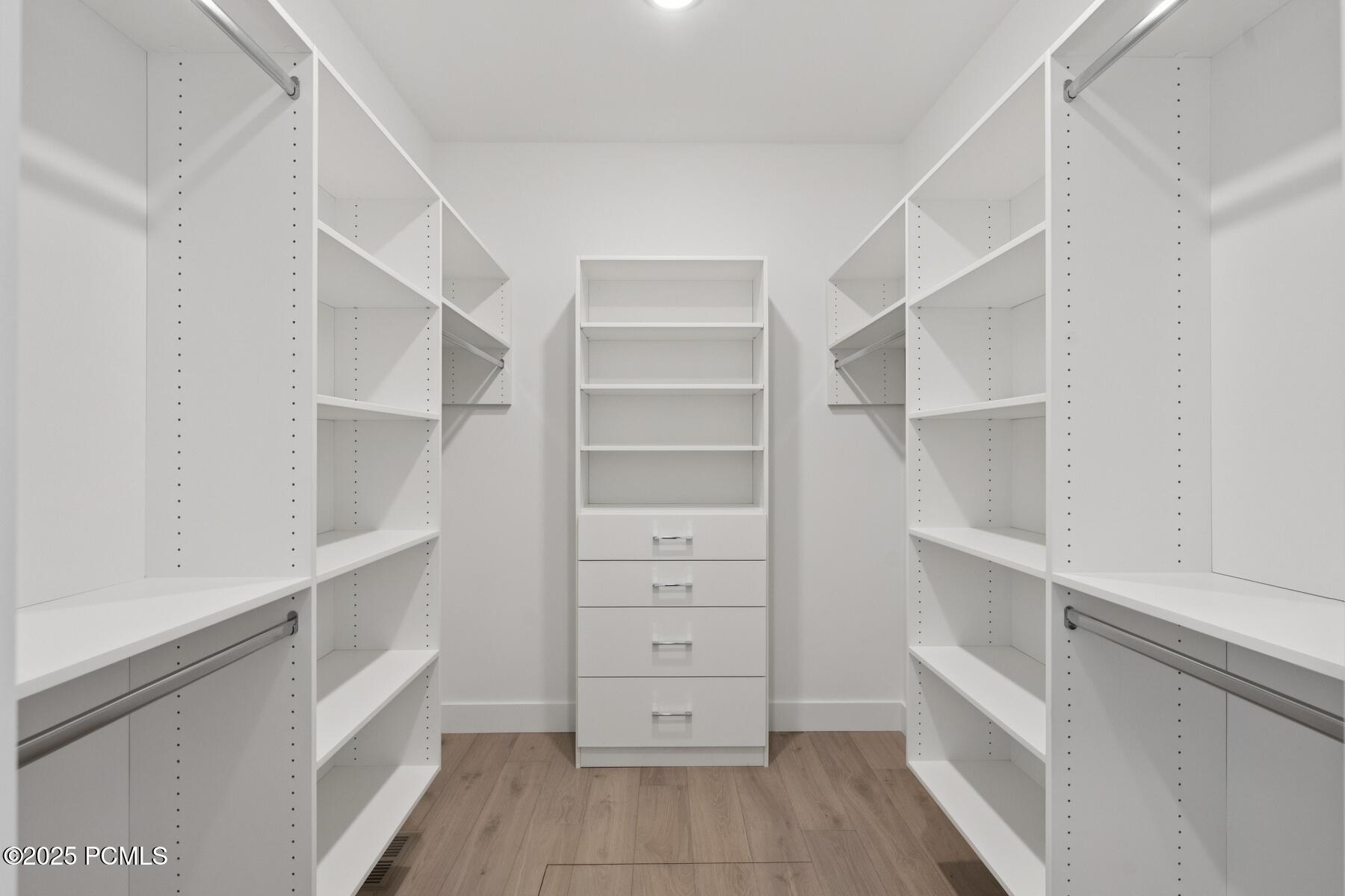 Park City, Utah 84098, United States, 3 Bedrooms Bedrooms, ,4 BathroomsBathrooms,Residential,Active,28104