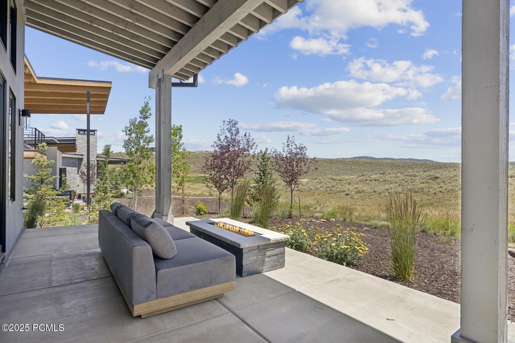 Park City, Utah 84098, United States, 3 Bedrooms Bedrooms, ,4 BathroomsBathrooms,Residential,Active,28104