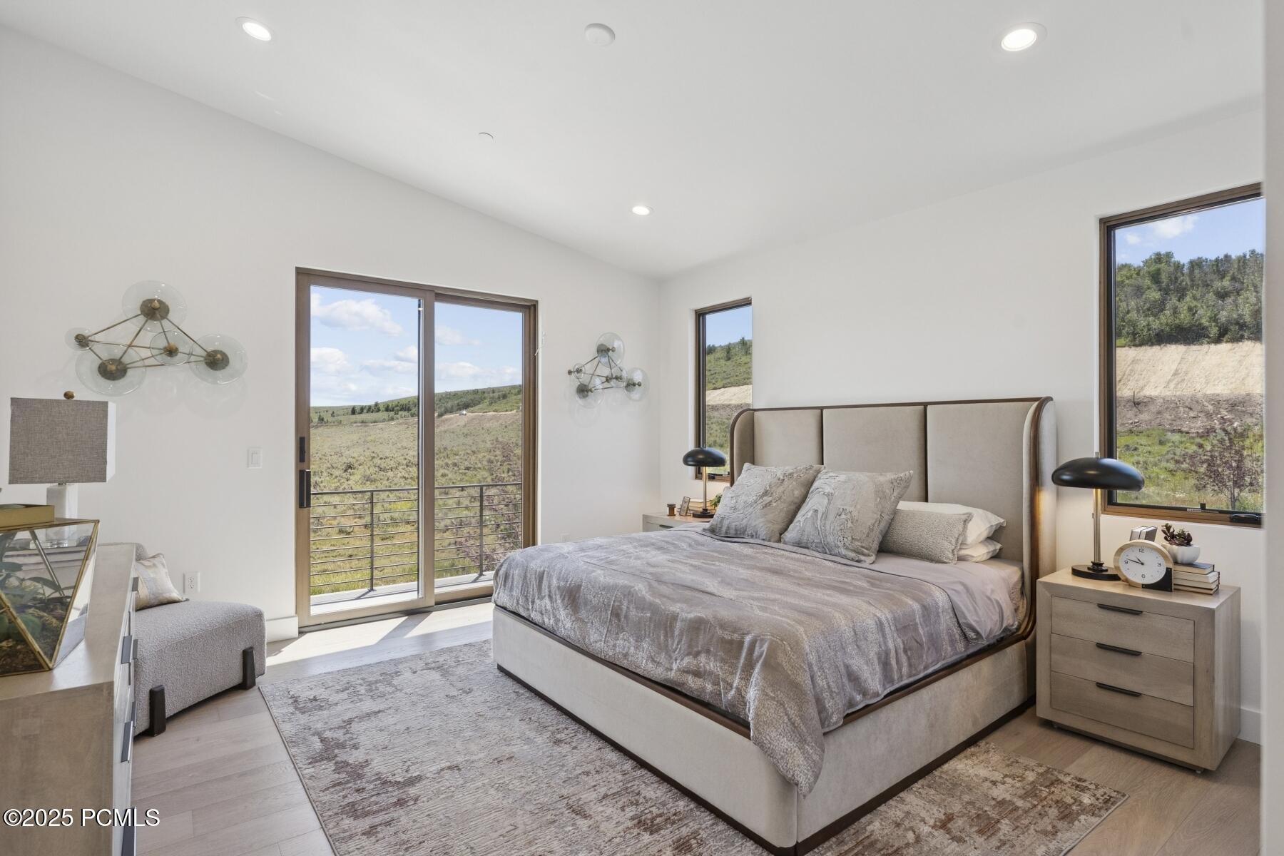 Park City, Utah 84098, United States, 3 Bedrooms Bedrooms, ,4 BathroomsBathrooms,Residential,Active,28104