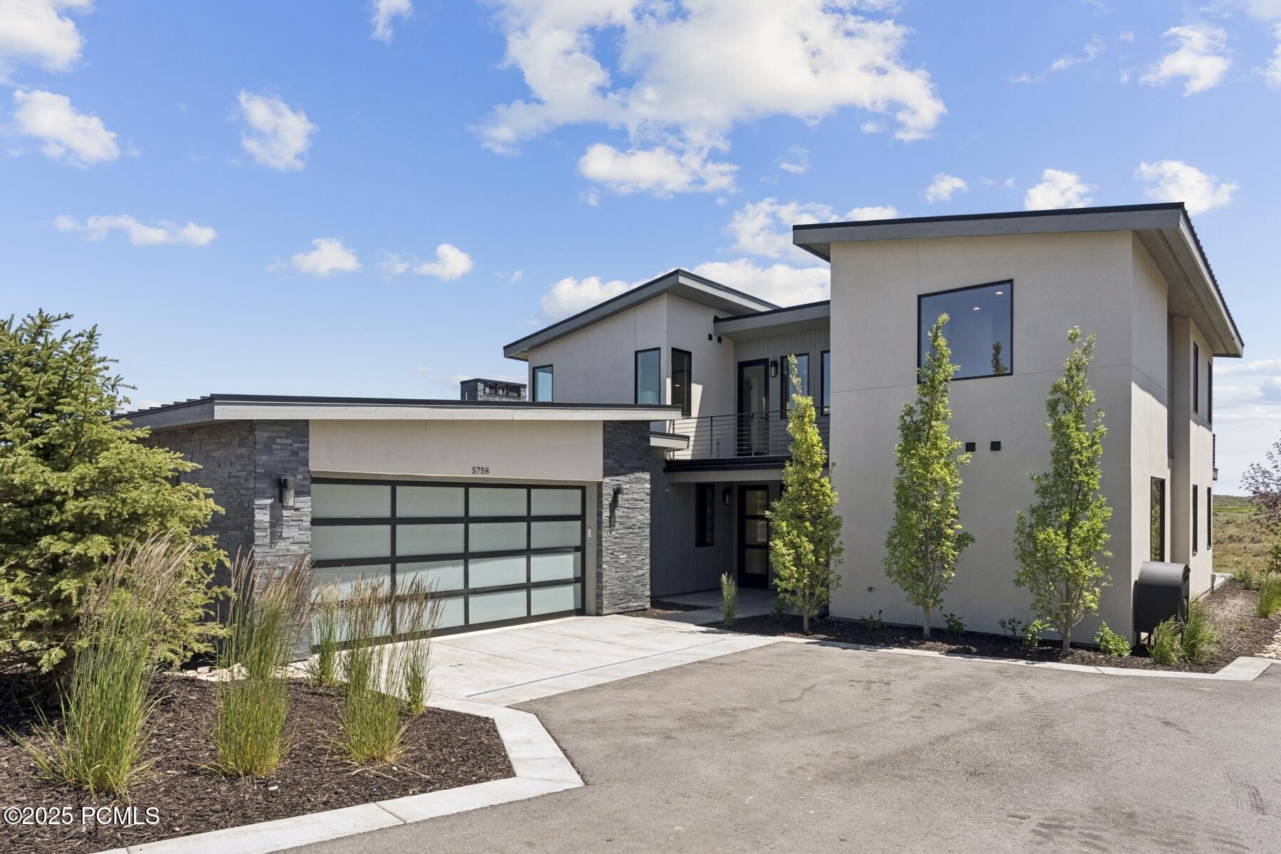 Park City, Utah 84098, United States, 3 Bedrooms Bedrooms, ,4 BathroomsBathrooms,Residential,Active,28104