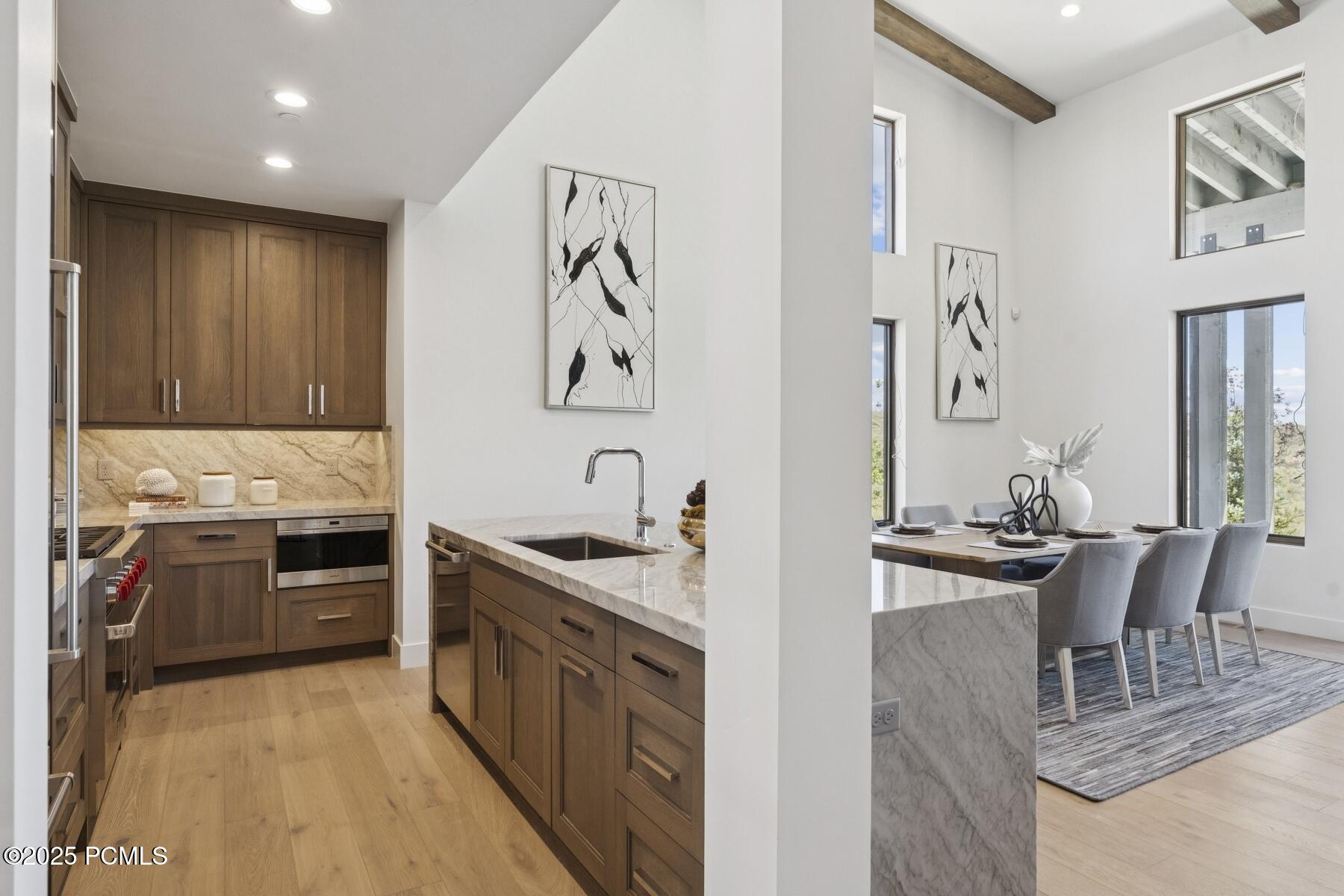 Park City, Utah 84098, United States, 3 Bedrooms Bedrooms, ,4 BathroomsBathrooms,Residential,Active,28104