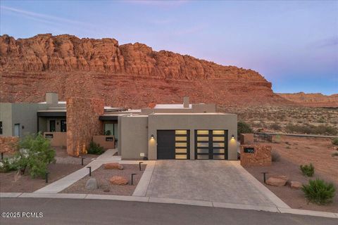 Townhouse For Sale - 705 N Sanctuary Place<br/> Ivins, UT 84738