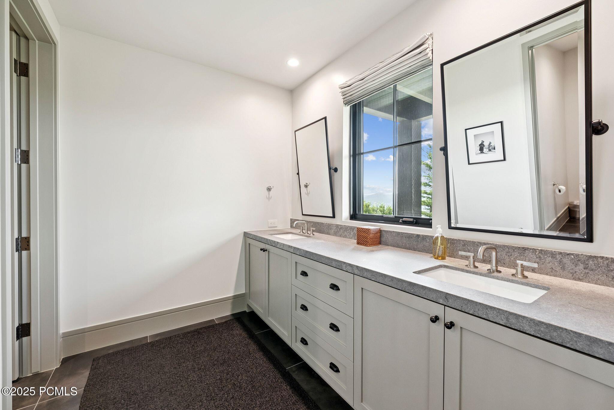 Heber City, Utah 84032, United States, 4 Bedrooms Bedrooms, ,5 BathroomsBathrooms,Residential,Active,200362