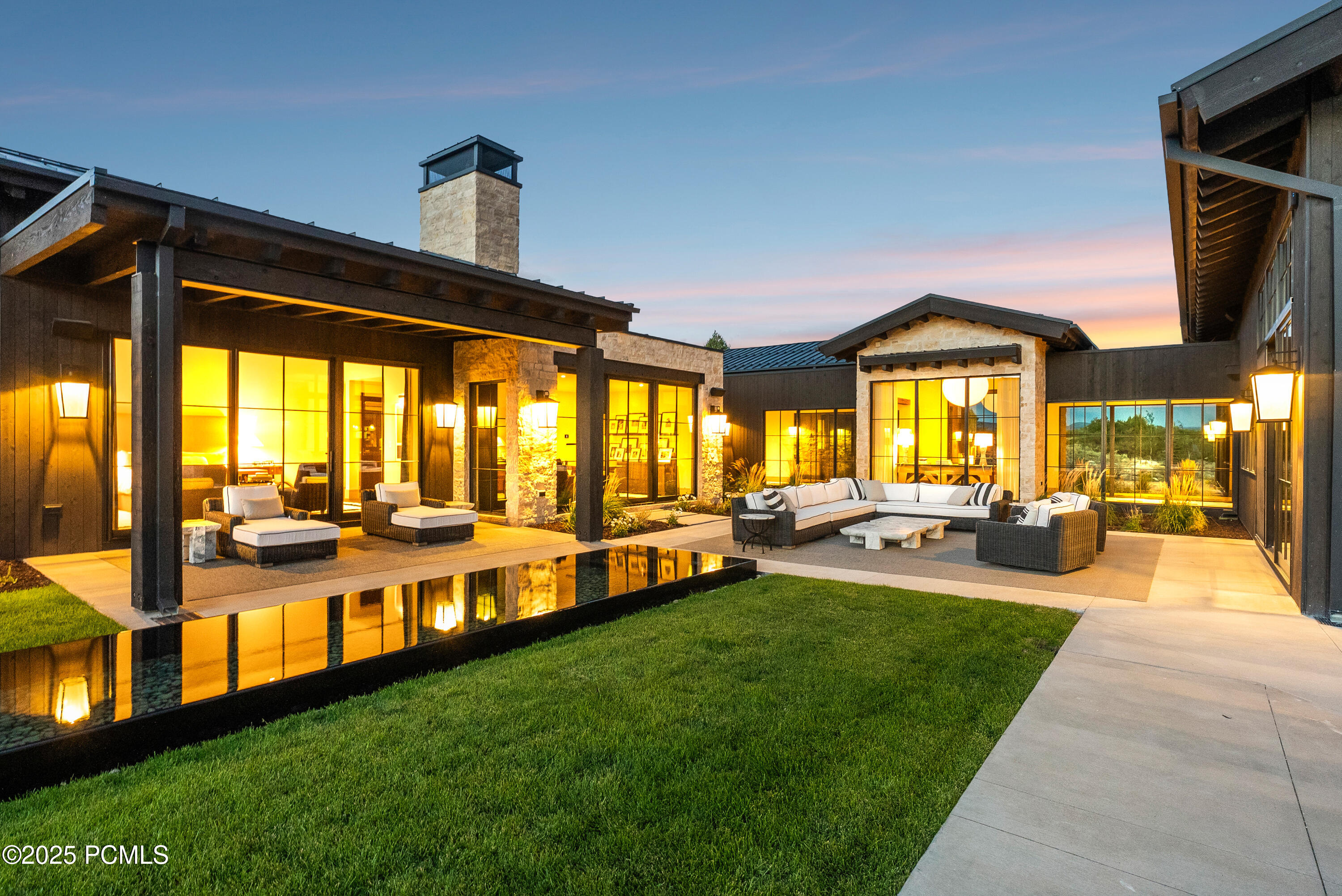 Heber City, Utah 84032, United States, 4 Bedrooms Bedrooms, ,5 BathroomsBathrooms,Residential,Active,200362