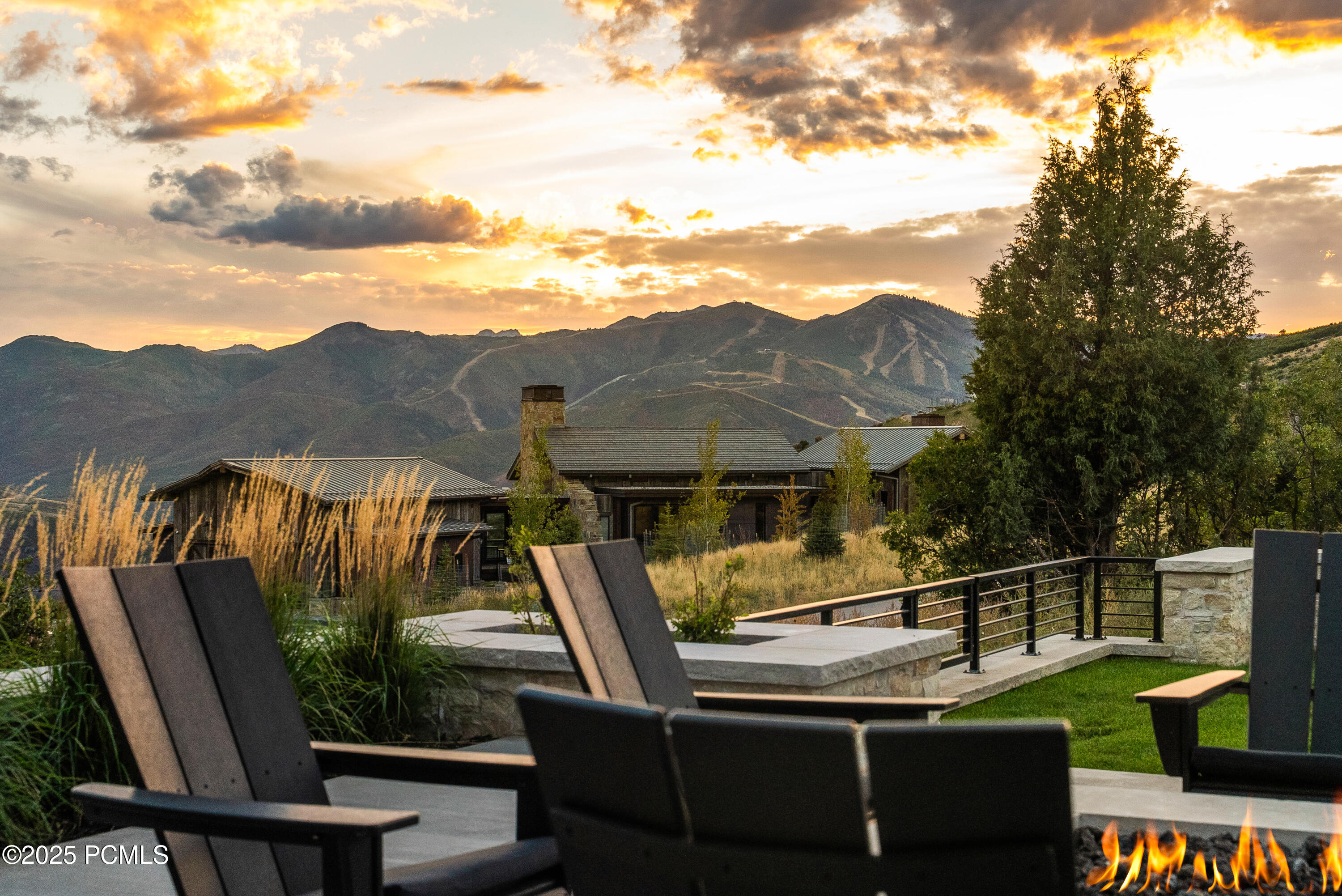 Heber City, Utah 84032, United States, 4 Bedrooms Bedrooms, ,5 BathroomsBathrooms,Residential,Active,200362