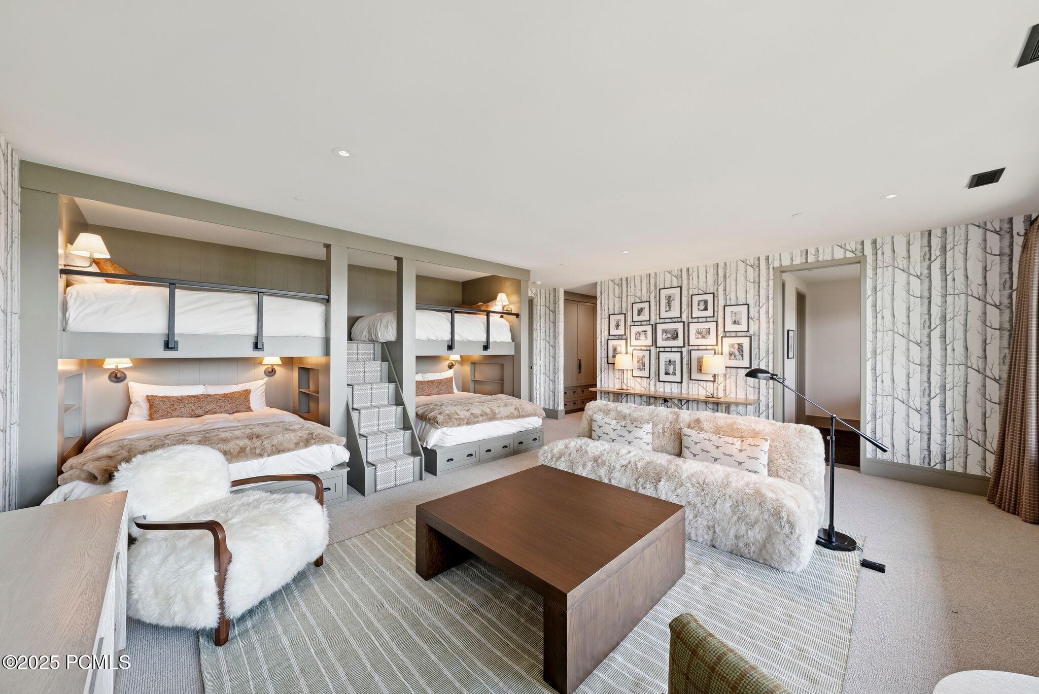 Heber City, Utah 84032, United States, 4 Bedrooms Bedrooms, ,5 BathroomsBathrooms,Residential,Active,200362