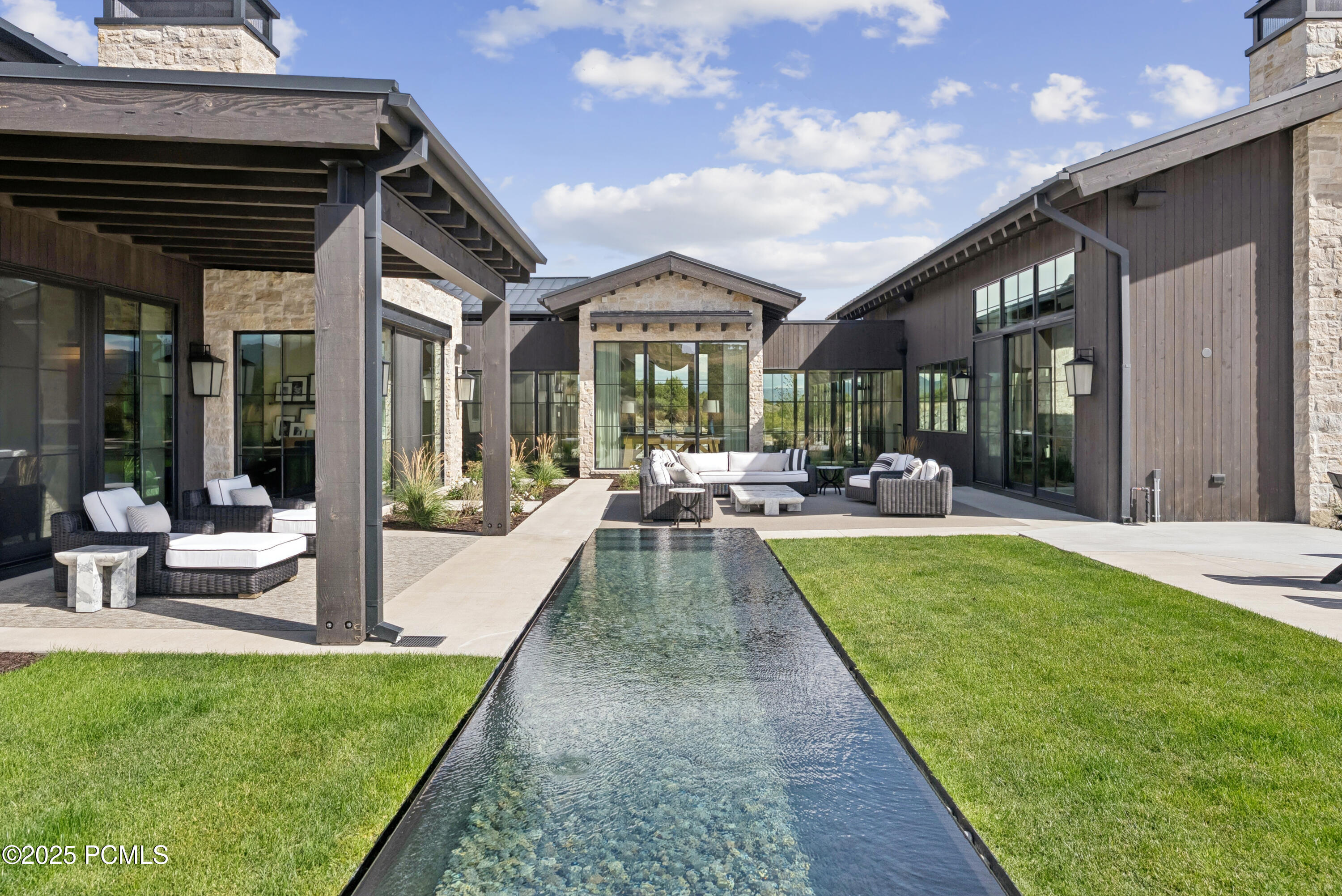 Heber City, Utah 84032, United States, 4 Bedrooms Bedrooms, ,5 BathroomsBathrooms,Residential,Active,200362