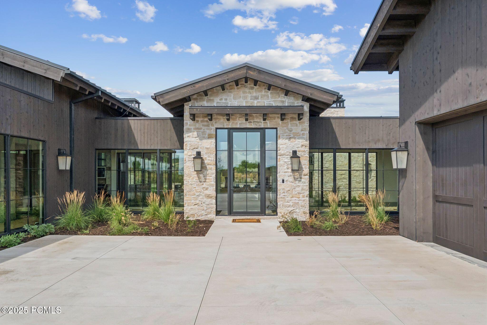 Heber City, Utah 84032, United States, 4 Bedrooms Bedrooms, ,5 BathroomsBathrooms,Residential,Active,200362